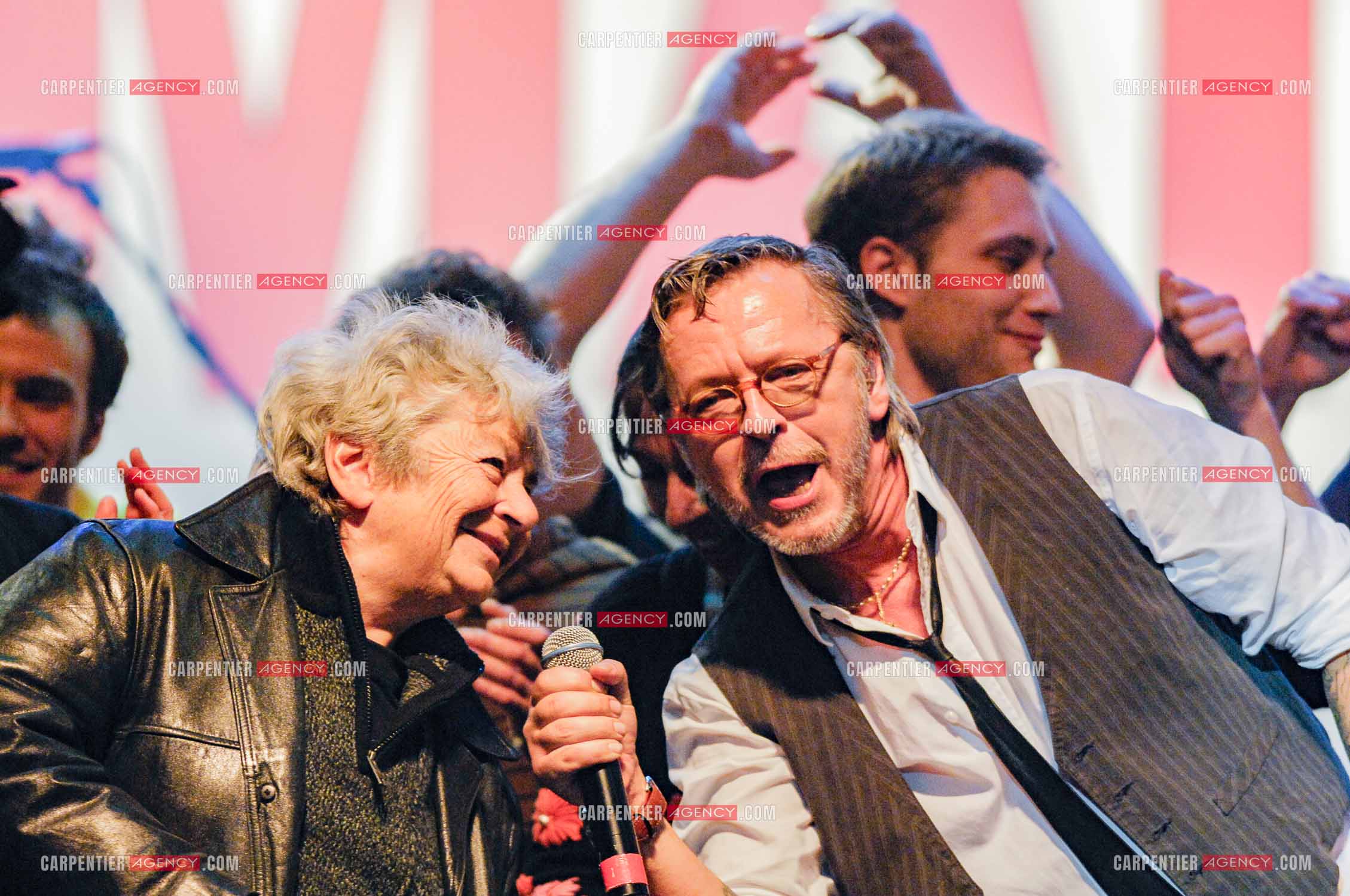 Le chanteur Renaud lors d'un concert de soutien au Zénith de Paris au profit de la libération d'Ingrid Betancourt.