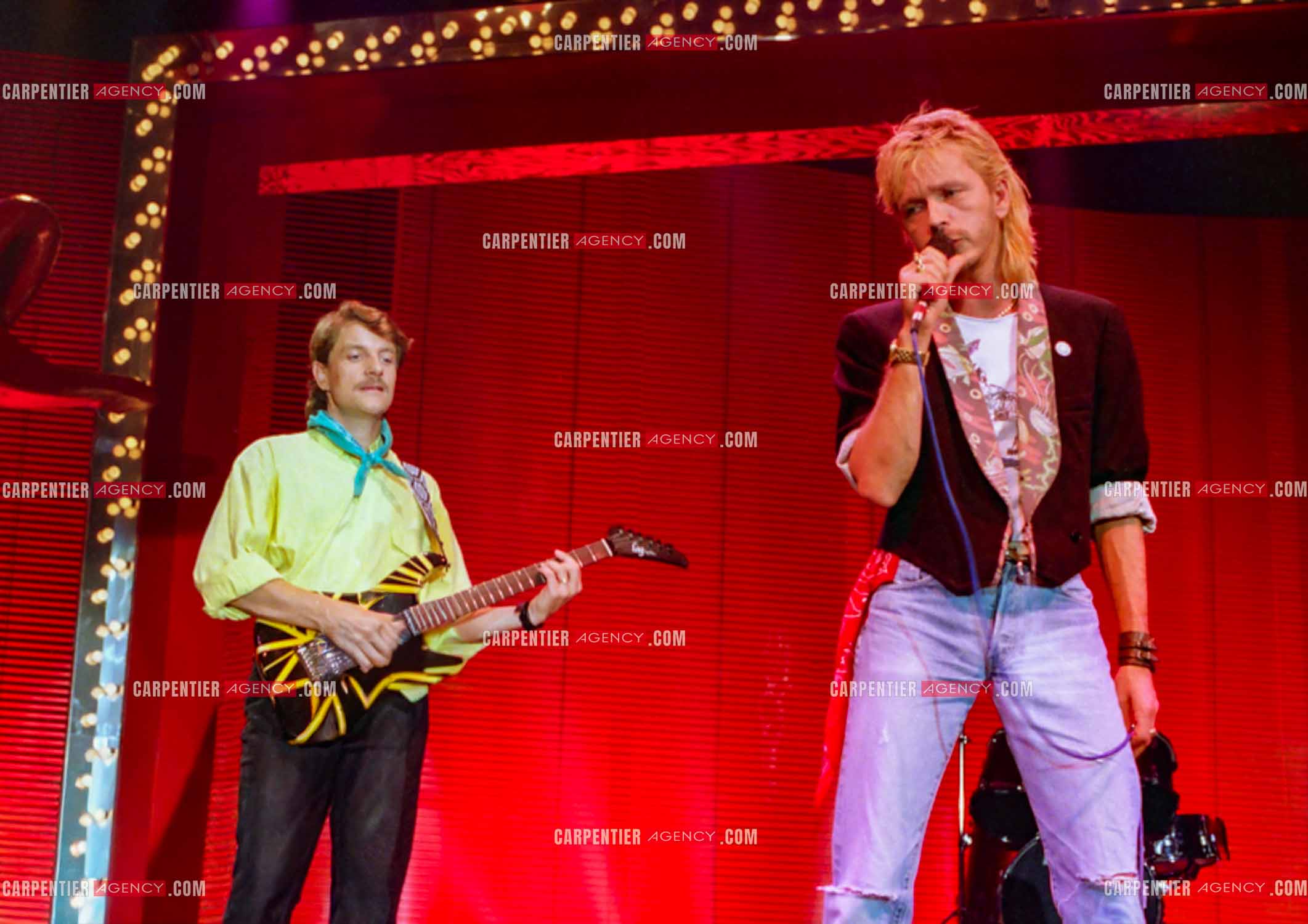 Émission présentéec par Philippe Risoli de quatre concerts dans quatre villes “LA NOUVELLE AFFICHE“ “LA NOUVELLE AFFICHE“. Les chanteurs Renaud et Francis Cabrel.  ( Exclusif )