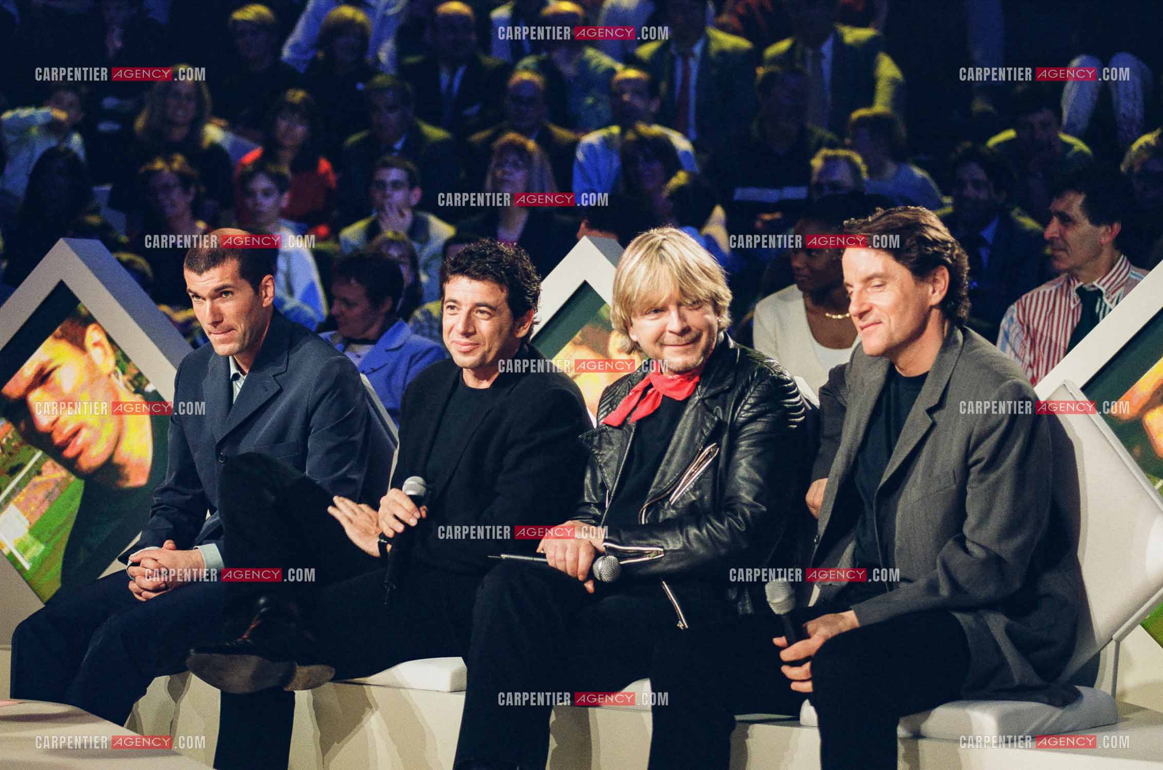 Le chanteur Renaud Séchan invité de l'émission spéciale “ELA“ assosiation parainée par le footbaleur Zinédine Zidane. Ici avec les autres artistes Patrick Bruel et Francis Cabrel.  ( Exclusif )