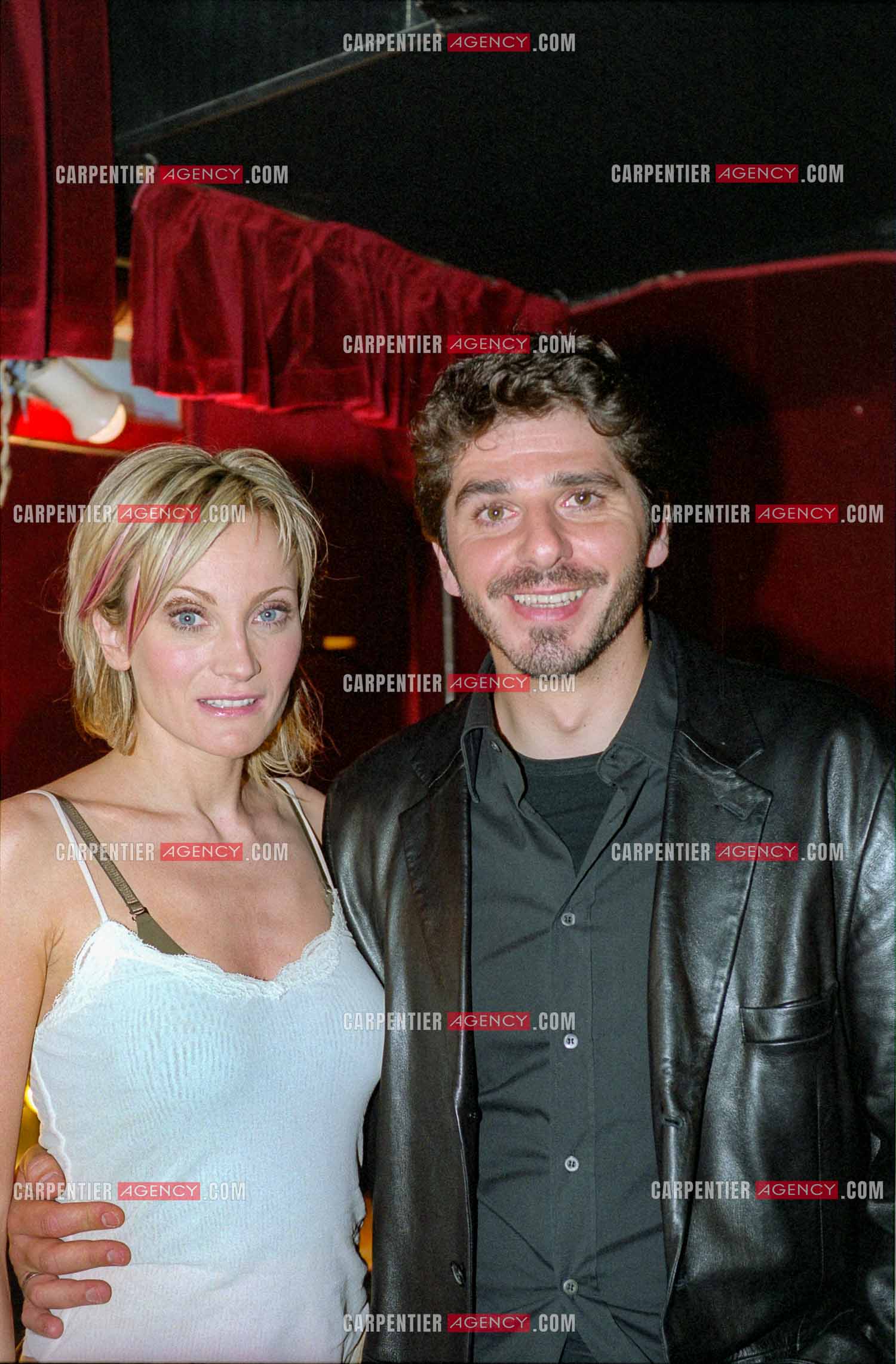 La chanteuse Patricia Kaas en concert au Cirque d'hiver du 2 au 4 octobre 2002. Dans les loges, Patricia et le chanteur Patrick Fiori.   ( Exclusif )