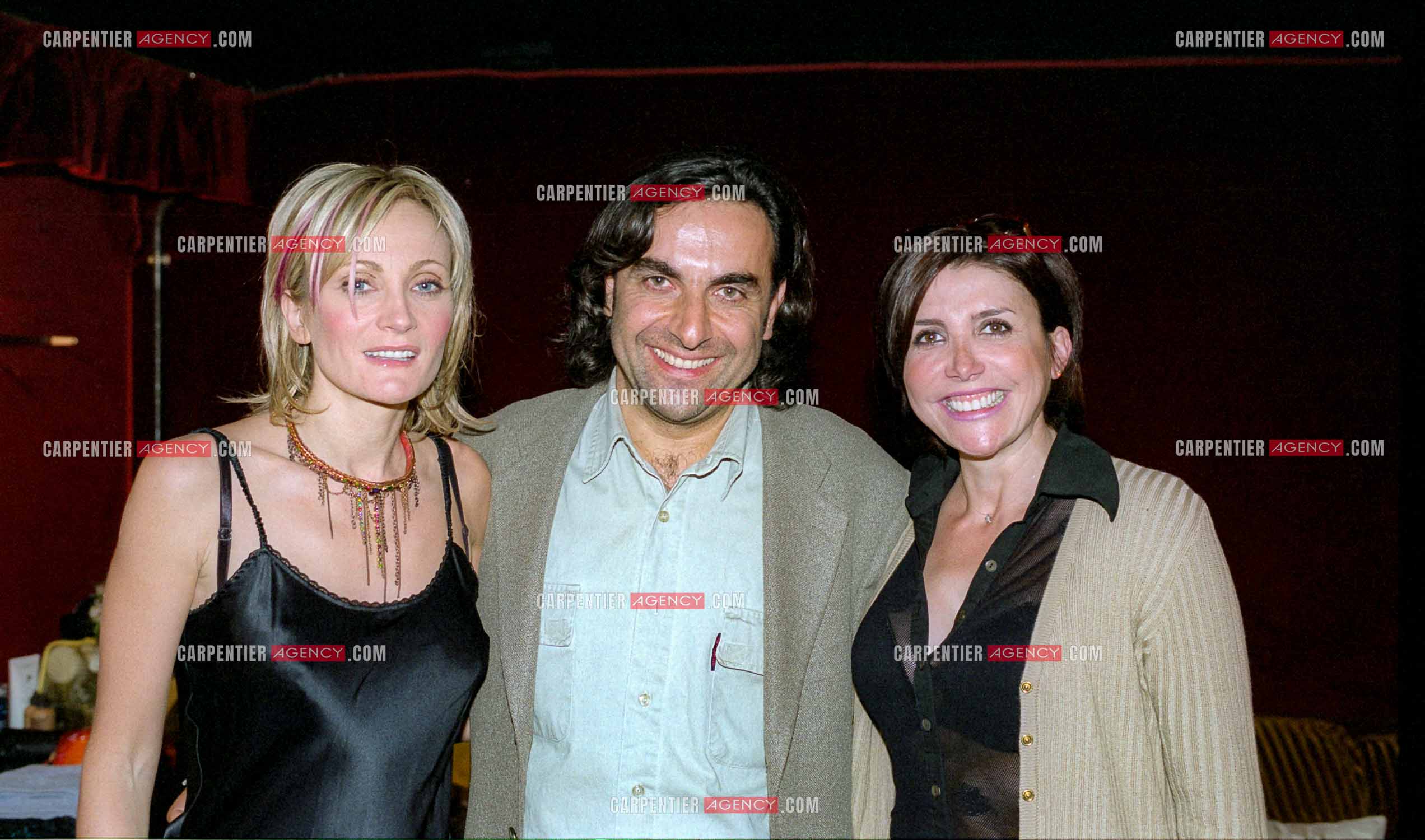 La chanteuse Patricia Kaas en concert au Cirque d'hiver du 2 au 4 octobre 2002. Dans les loges, Patricia aux côtés de André Manoukian et son ex femme la chanteuse Liane Foly.   ( Exclusif )