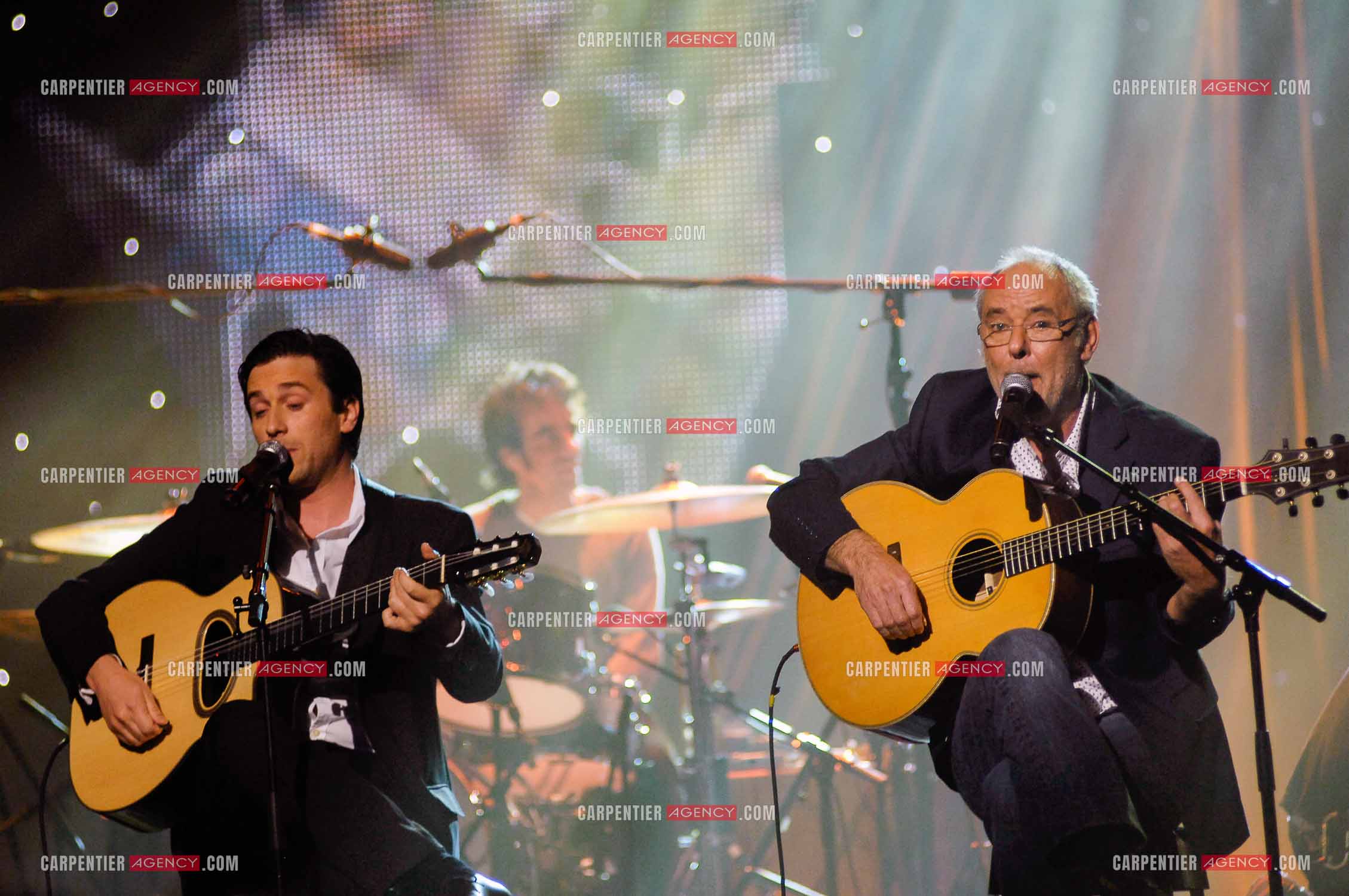 Les chanteurs Thomas Dutronc et Maxime Leforestier en duo au Zénith de Paris pour le concert SOL EN SI au profit du SIDA.
