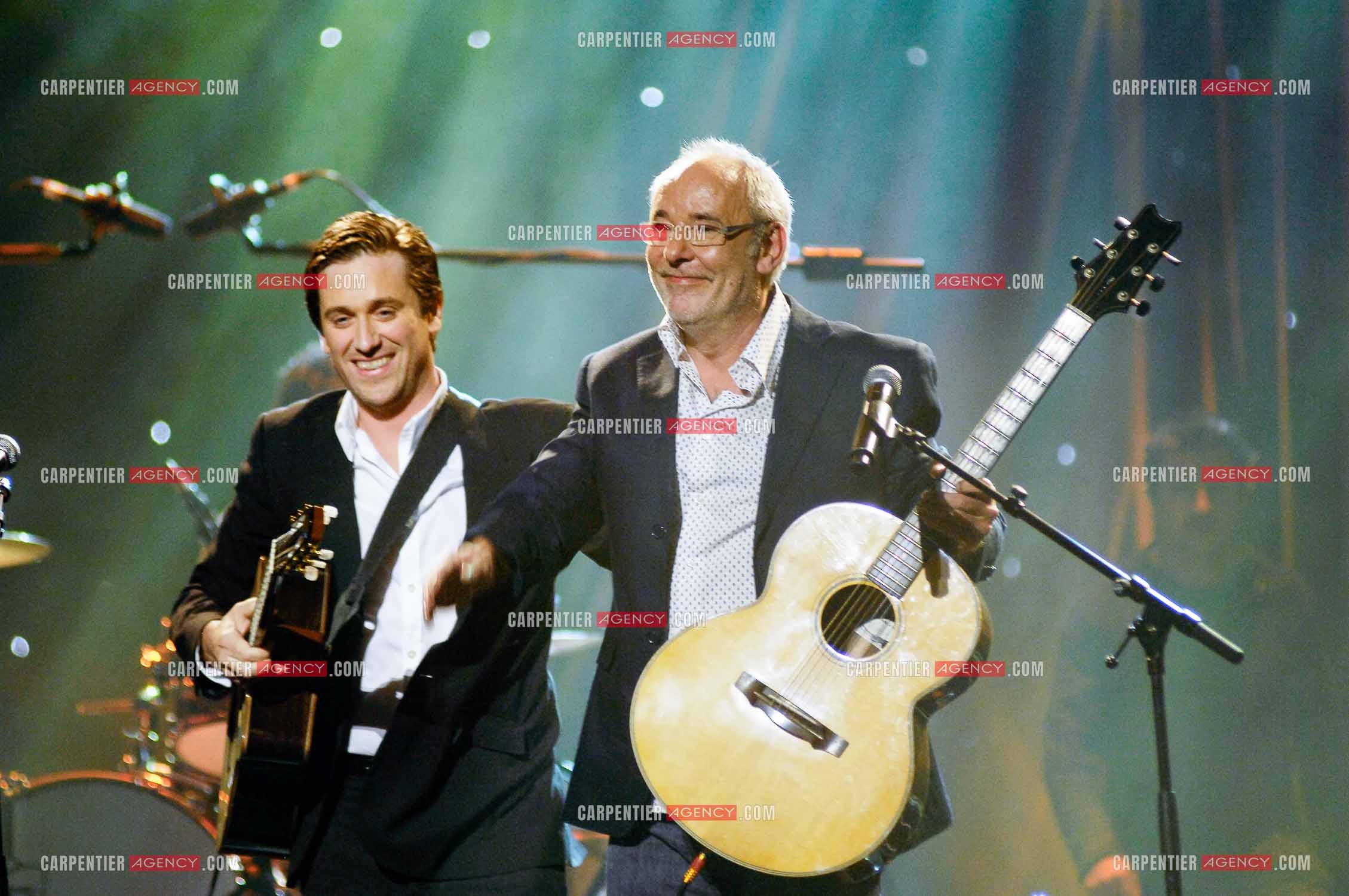 Les chanteurs Thomas Dutronc et Maxime Leforestier en duo au Zénith de Paris pour le concert SOL EN SI au profit du SIDA.