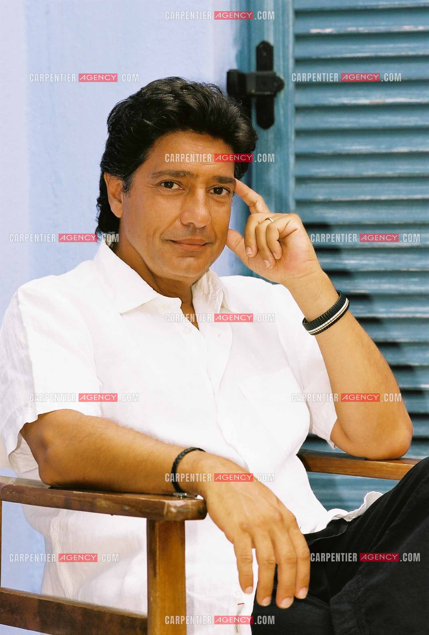 Le chanteur Frédéric François lors d'une escale en Turquie pour une séance photo.  ( Exclusif )