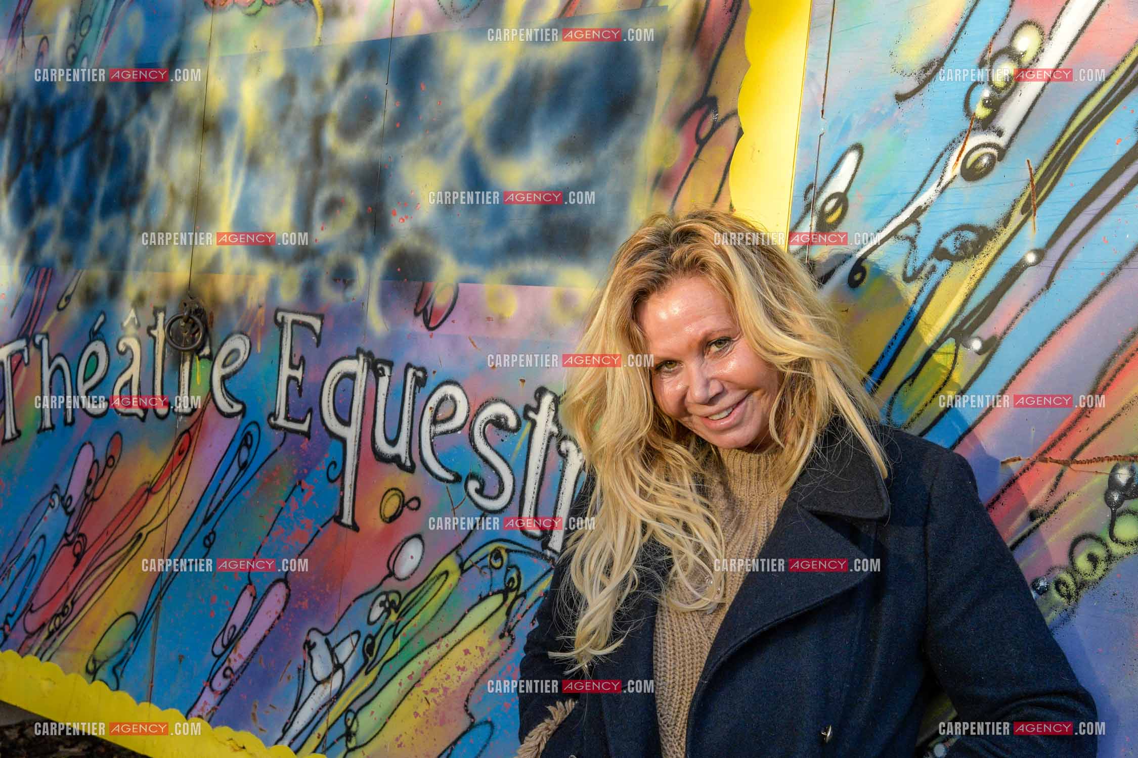 L'actrice Fiona Gélin chez les gitans à Vidauban. ( Exclusif )