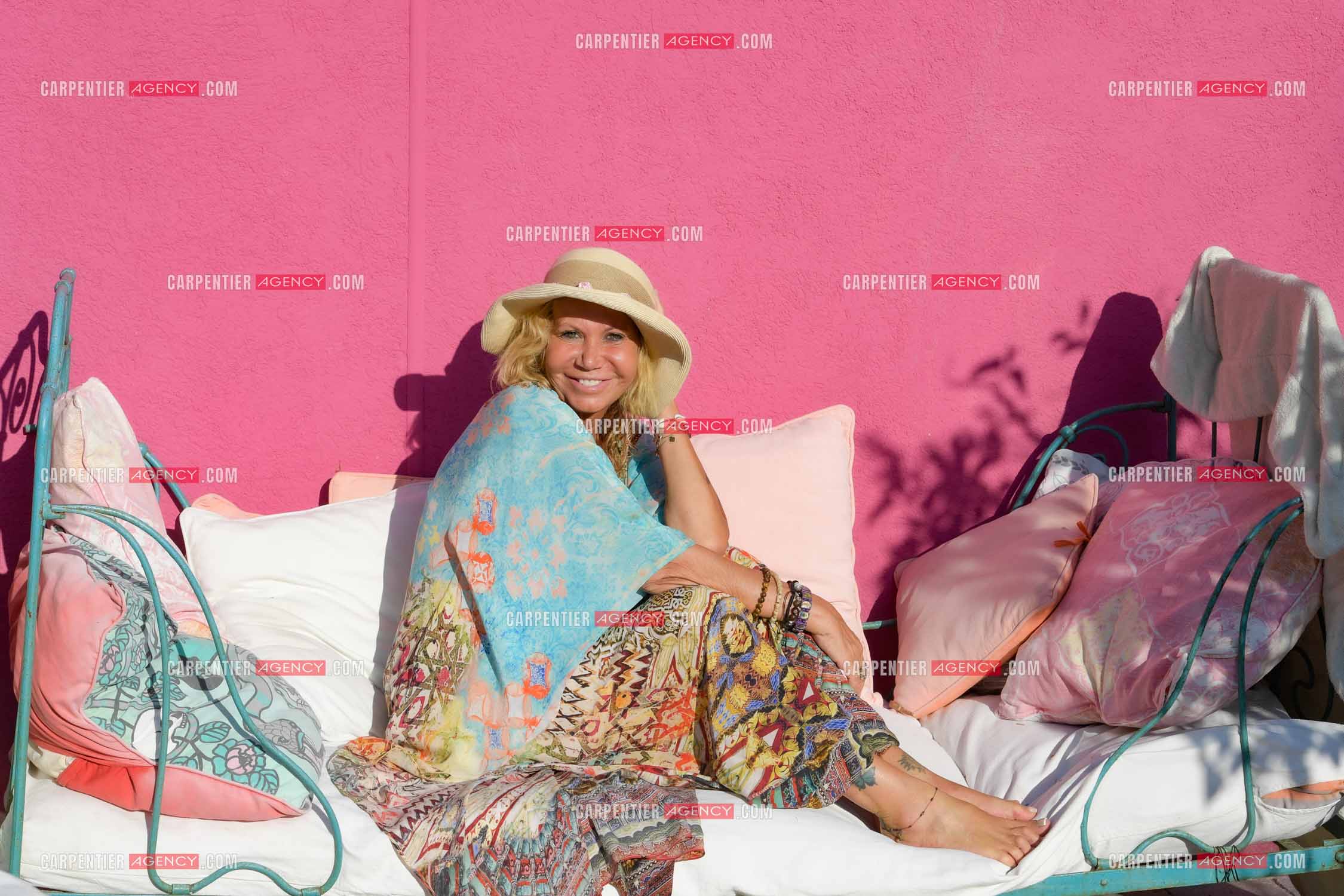 Séance photos avec Fiona Gélin dans la villa de Marcel Pagnol à St Tropez lors du tournage de son clip vidéo sur la chanson de Joe Dassin  “ A TOI “. ( Exclusif )