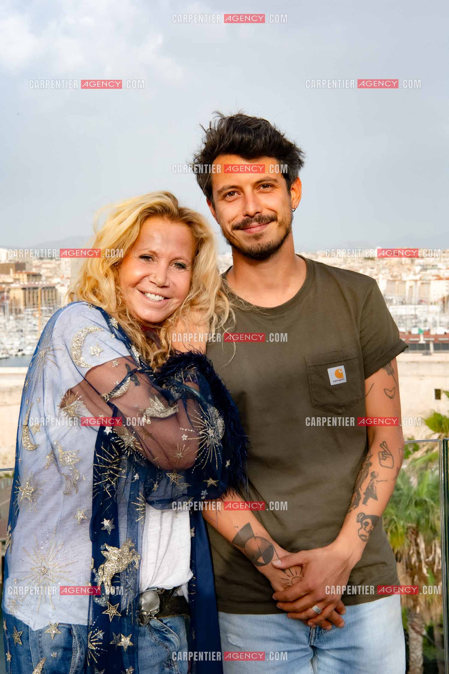 L'actrice Fiona Gélin et son fils Milan.   ( Exclusif )
