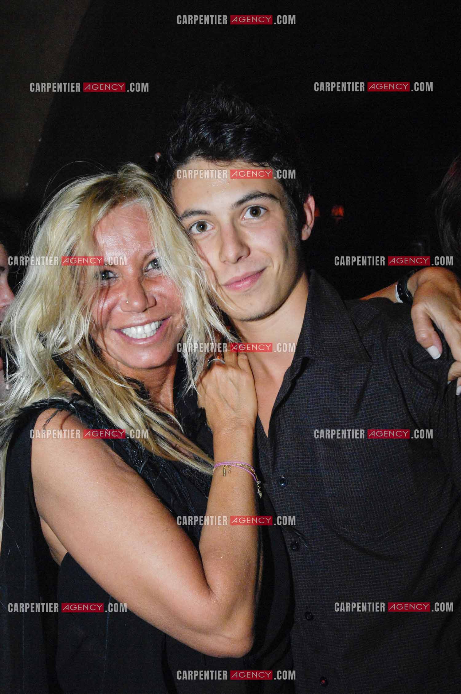 Fiona Gélin et son fils Milan lors de  son 18 èm anniversaire chez Castel à Paris.  ( Exclusif )