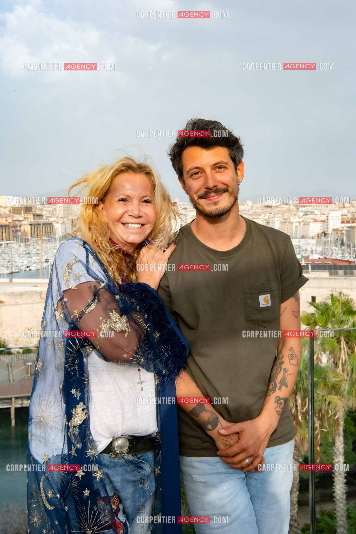 L'actrice Fiona Gélin et son fils Milan.   ( Exclusif )