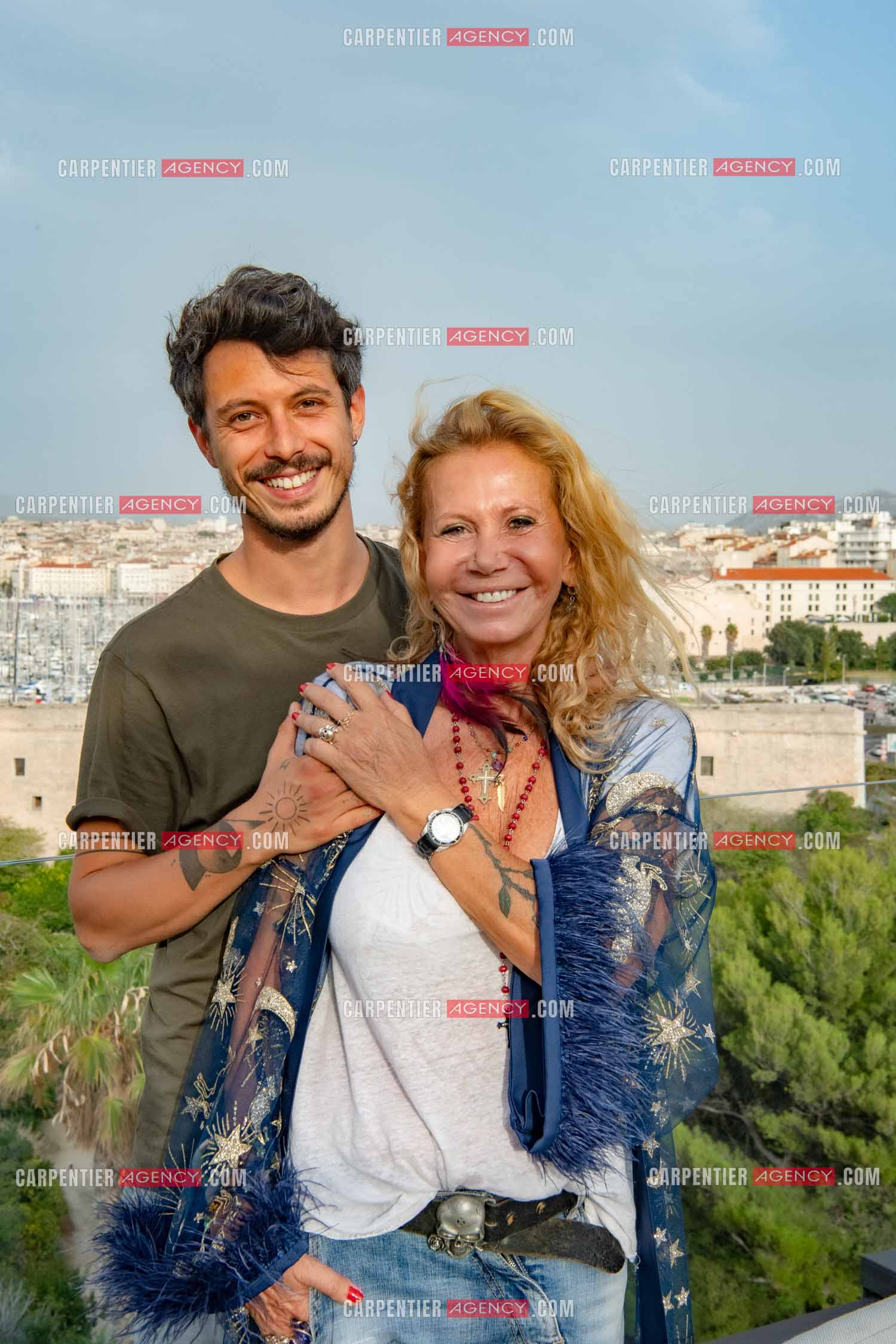 L'actrice Fiona Gélin et son fils Milan.   ( Exclusif )