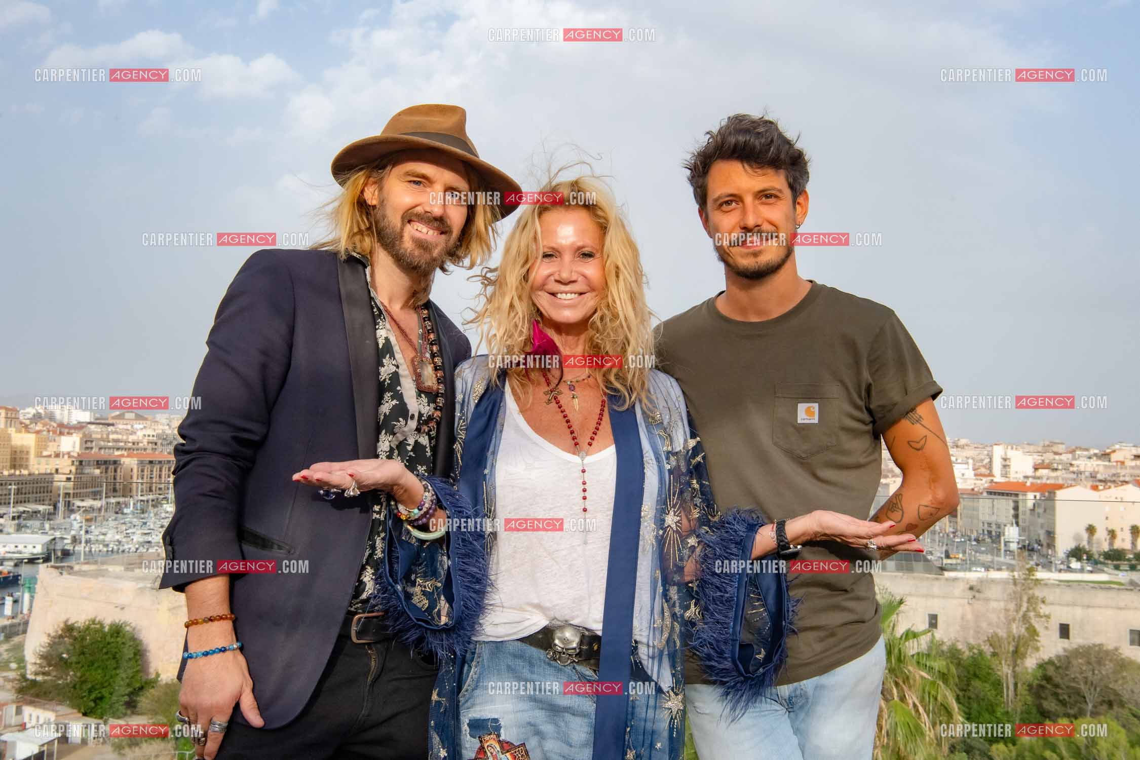 L'actrice Fiona Gélin entourée des deux hommes de sa vie, son compagnon Richard Bauduin dit Richard ChardRy et son fils Milan.   ( Exclusif )