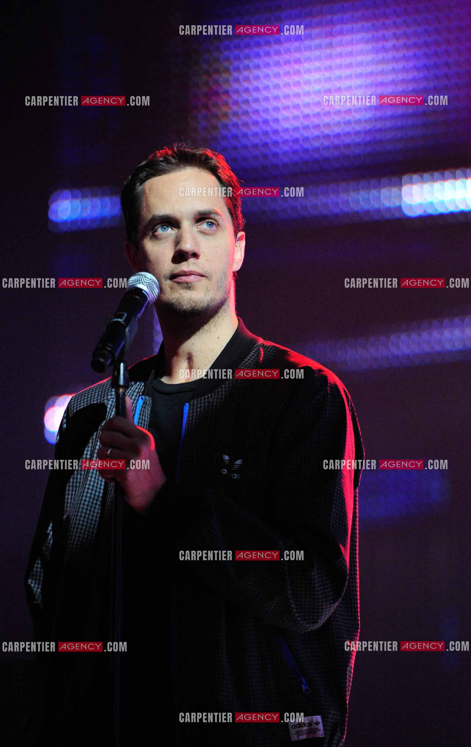 Le chanteur Fabien Marsaud dit Grand Corps Malade en concert au Zénith de Paris.