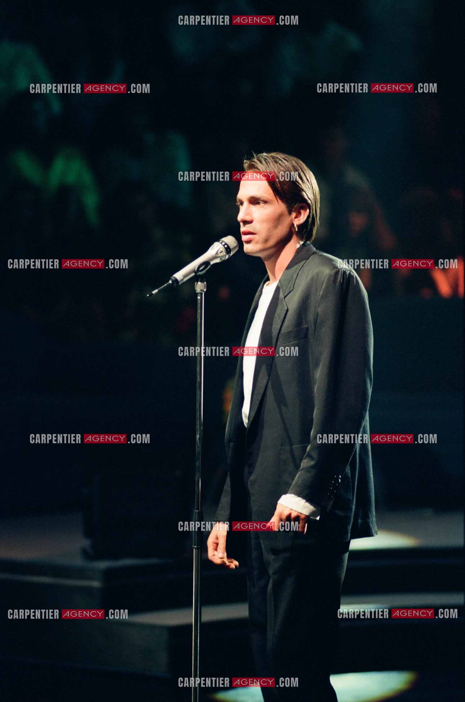 Le chanteur Florent Pagny pour l'enregistrement de l'émission “ Sacrée Soirée “ sur TF1 en 1992. ( Exclusif )