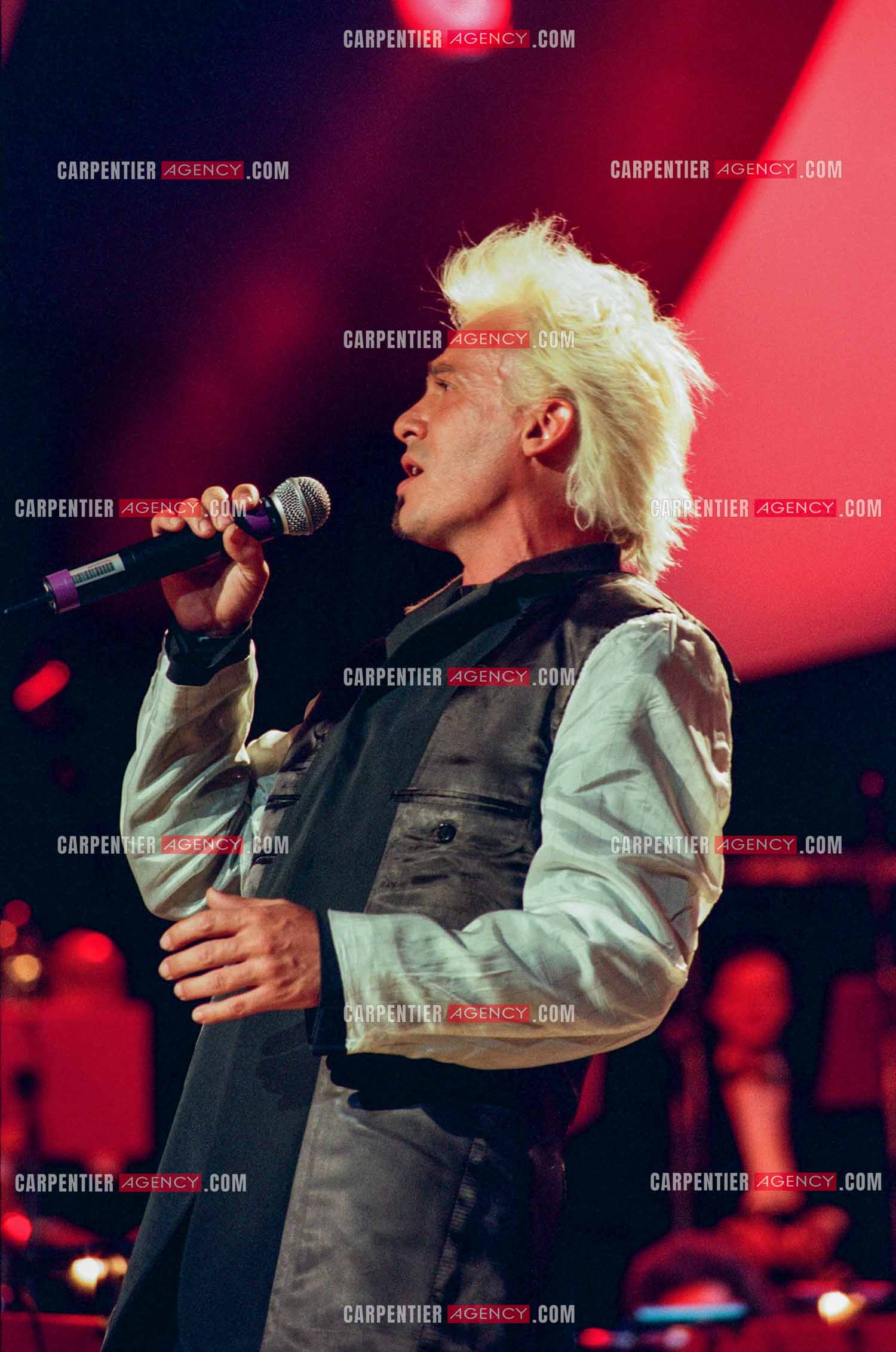 13e cérémonie des Victoires de la musique à l'Olympia le 20 Février 1998. Le chanteur Florent Pagny.