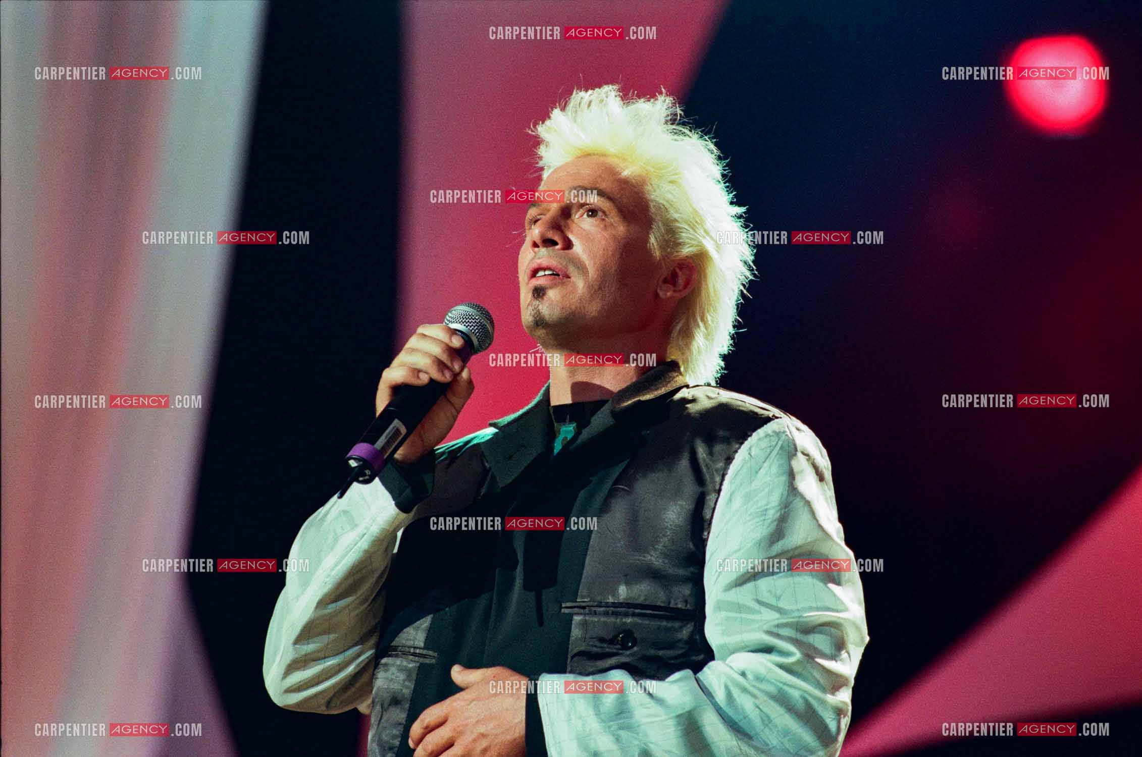 13e cérémonie des Victoires de la musique à l'Olympia le 20 Février 1998. Le chanteur Florent Pagny.