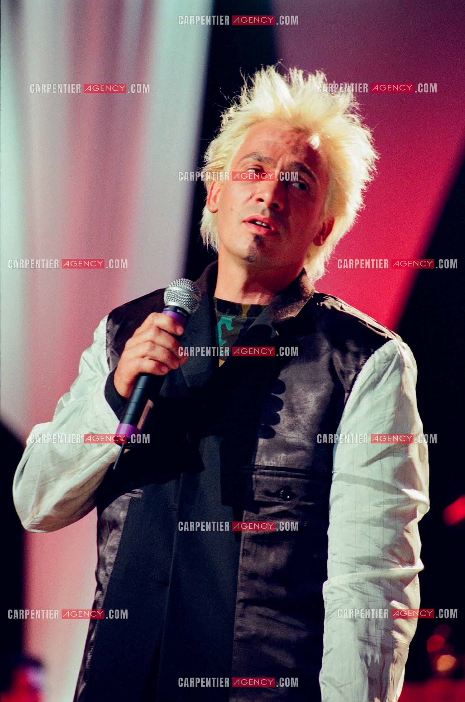 13e cérémonie des Victoires de la musique à l'Olympia le 20 Février 1998. Le chanteur Florent Pagny.