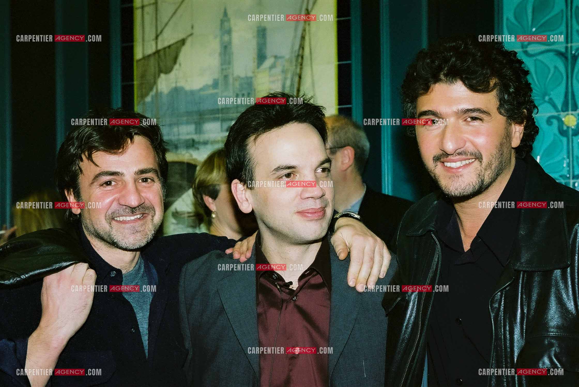 Concert organisé à l'Olympia autour de la guitare. Dans les loges, Thierry Pastor, Jean-Félix Lalanne et Daniel Lévi.  ( Exclusif )