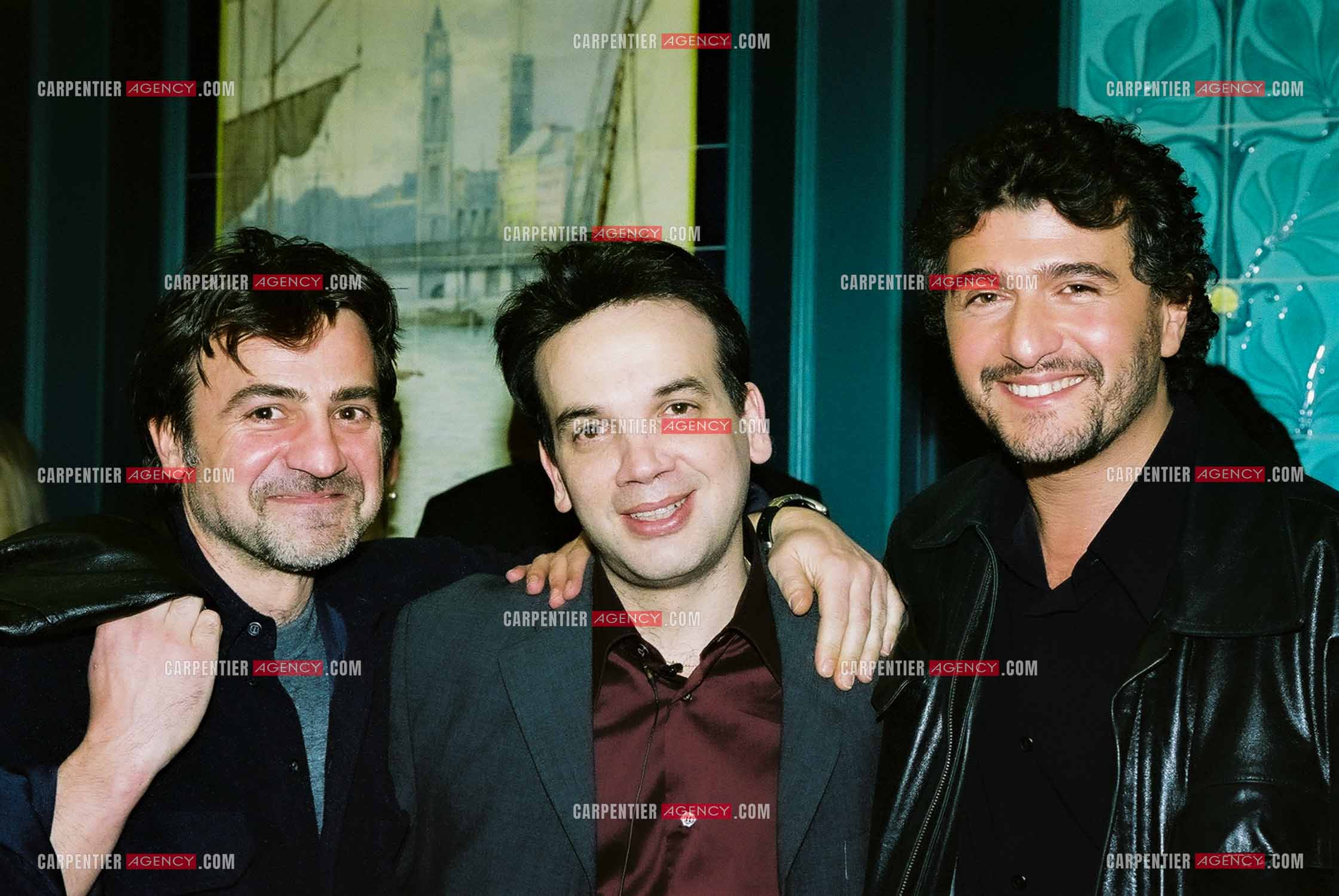 Concert organisé à l'Olympia autour de la guitare. Dans les loges, Thierry Pastor, Jean-Félix Lalanne et Daniel Lévi.  ( Exclusif )