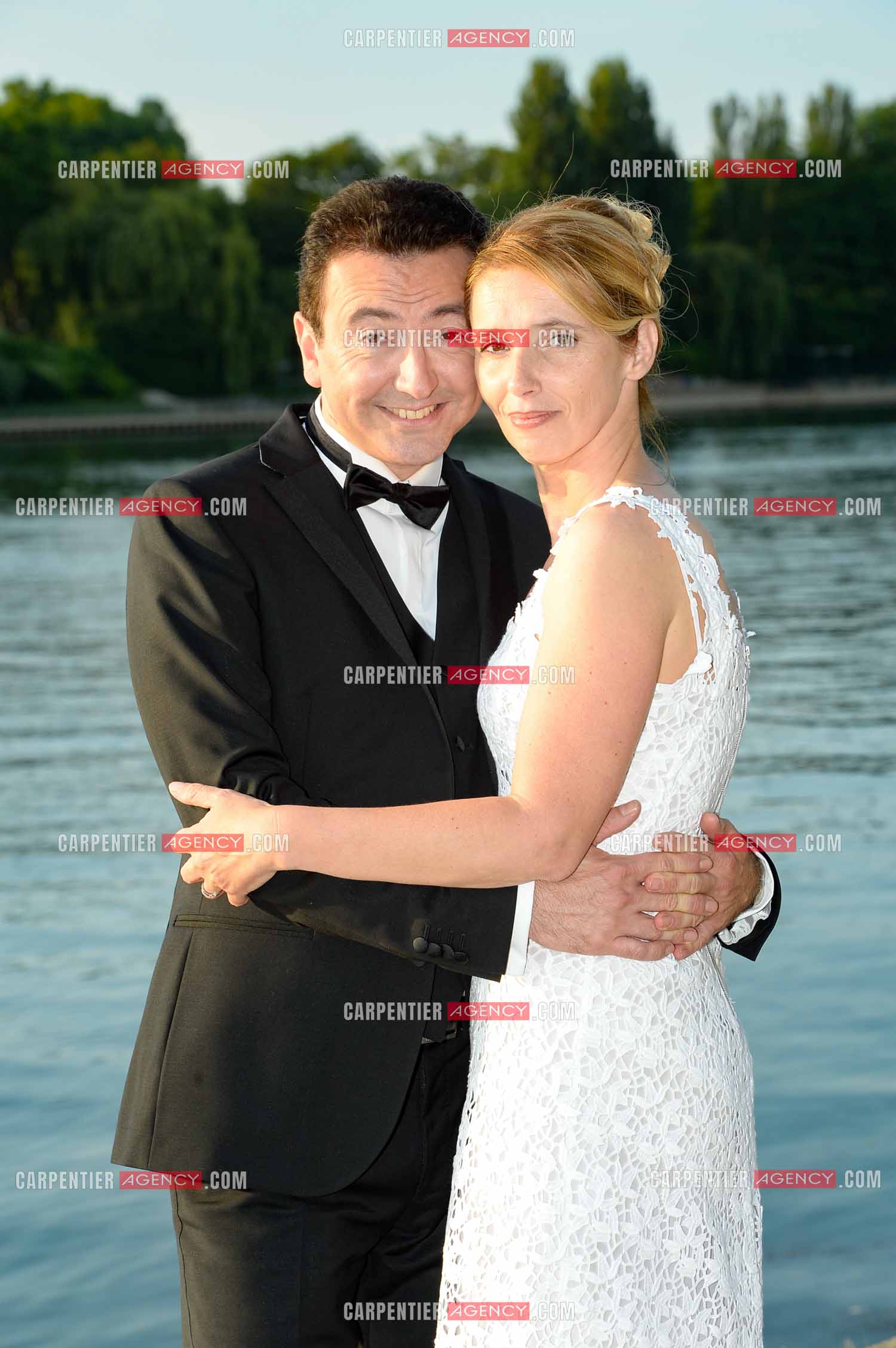 Suite du Mariage entre Claire Voyard et l'humoriste imitateur Gérald Dahan à bord d'une péniche sur les quais de Seine pour une réception entre la famille et les amis.      ( Exclusif )