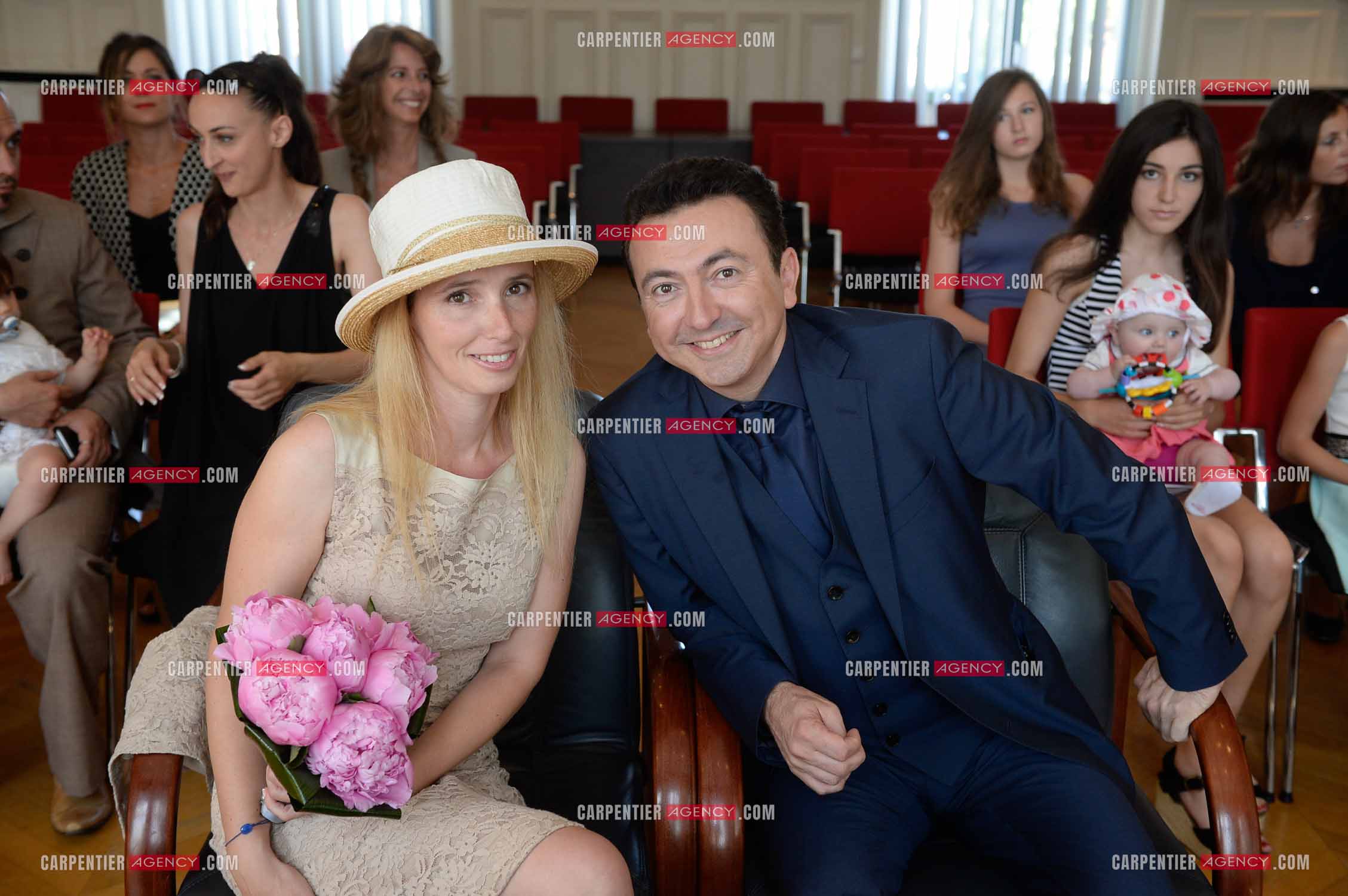 Mariage entre Claire Voyard et l'humoriste imitateur Gérald Dahan à la mairie de St Ouen  Le 12Juin 2015.      ( Exclusif )