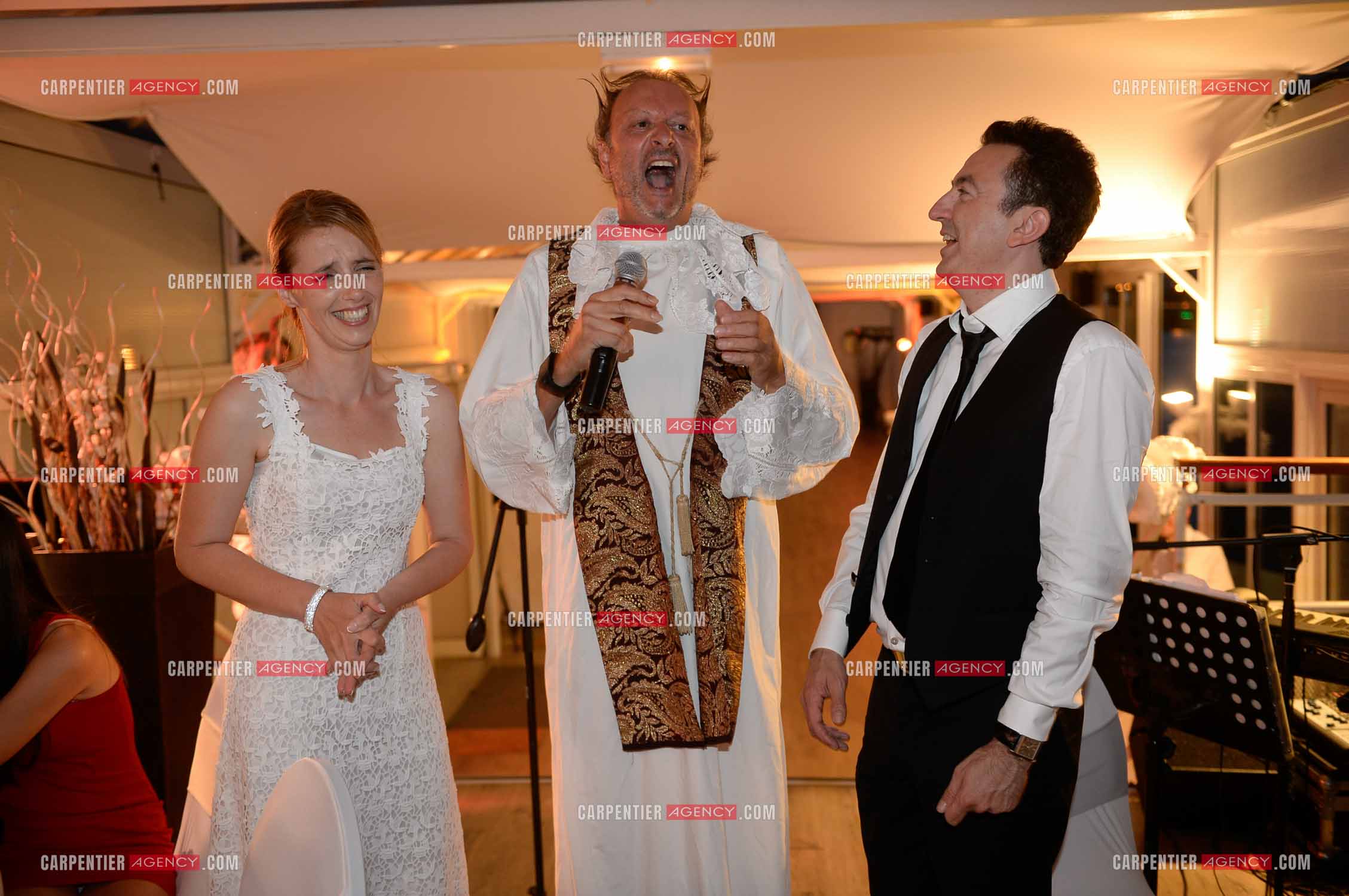 Suite du Mariage entre Claire Voyard et l'humoriste imitateur Gérald Dahan à bord d'une péniche sur les quais de Seine pour une réception entre la famille et les amis. Parmis les invités, l'humoriste Merri.    ( Exclusif )