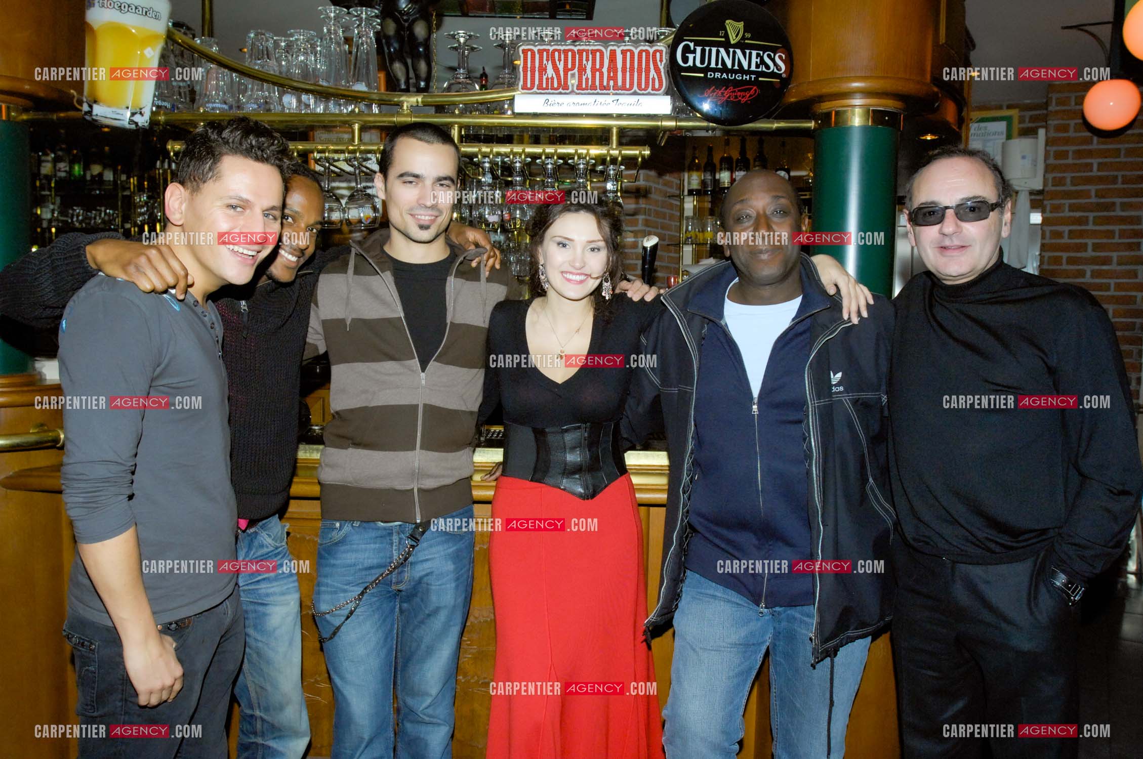 Répétitions de la pièce “ Les Demoiselles D'Avignon “. La comédiènne Laura Presgurvic entourée de ses amis Lionel Tim (Groupe Linkup), Joël O'Cangha, Damien Sargue, Charlie Nestor et Gérard Presgurvic. ( Exclusif )