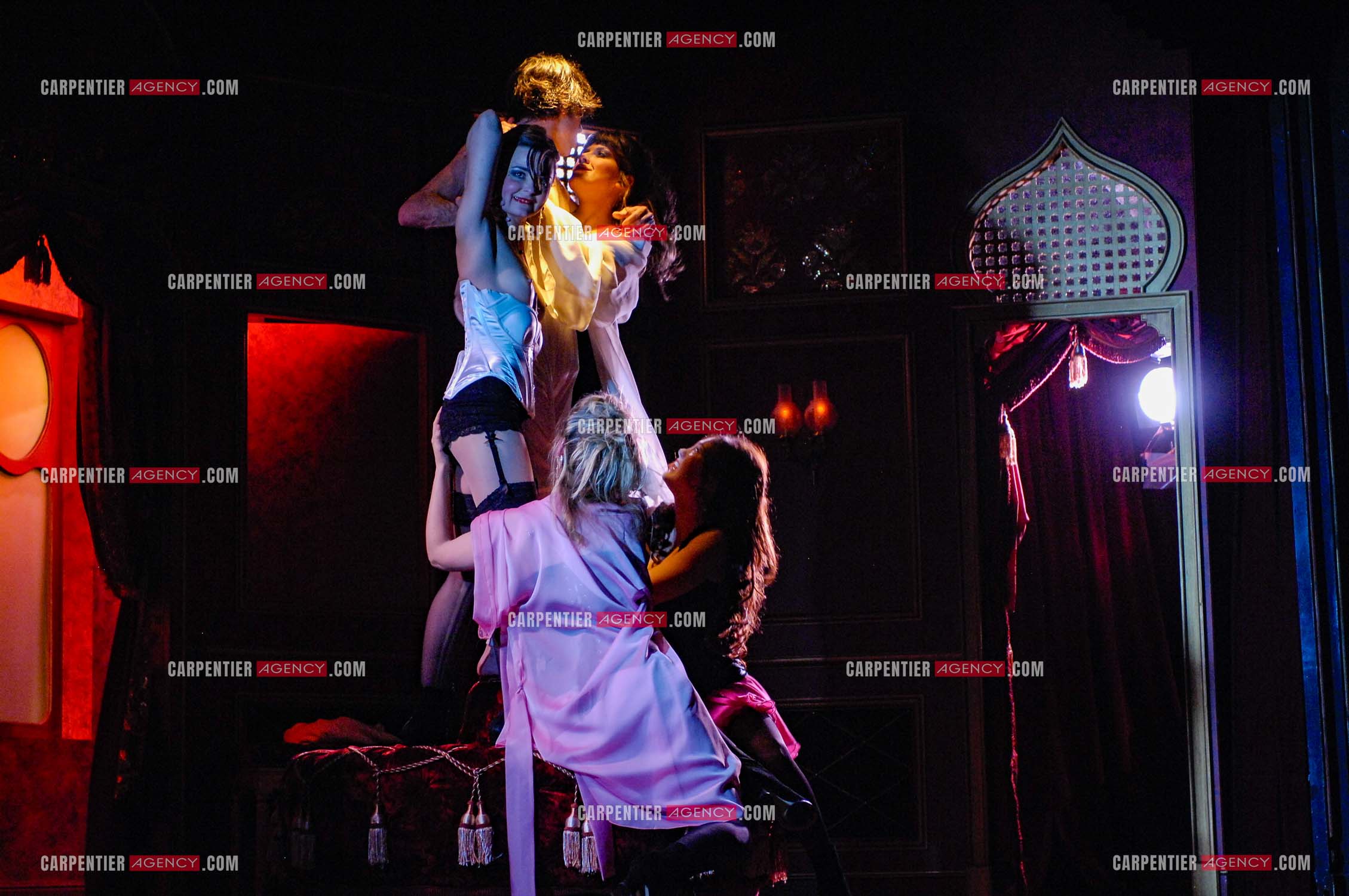 Générale de la pièce “ Les Demoiselles D'Avignon “ de Jaime Salom et les artistes, Catherine Allégret, Christelle Reboul, Laura Presgurvic, Félicien Juttner, Cécile Luciani, Serena Reinaldi et Cécile Bois au théâtre Rive Gauche à Paris le 06 Février 2008.   ( Exclusif )