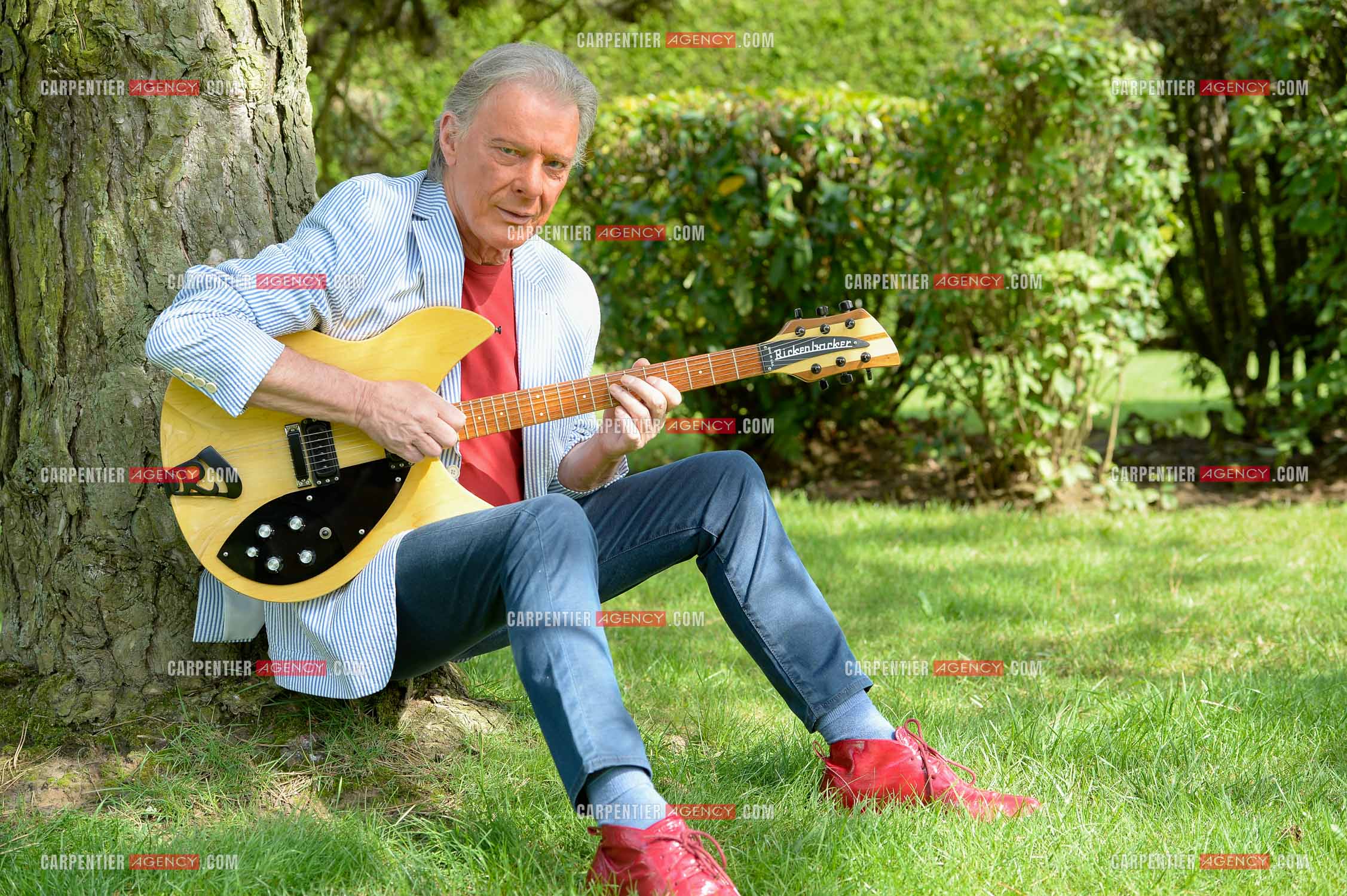 Le chanteur Herbert Léonard chez lui a Barbizon.    ( Exclusif )