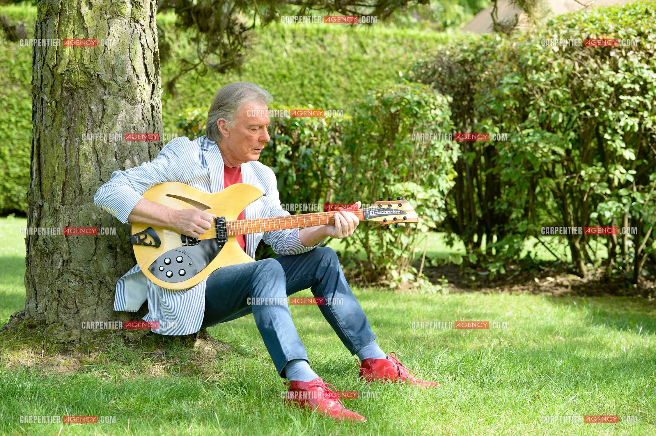 Le chanteur Herbert Léonard chez lui a Barbizon.    ( Exclusif )