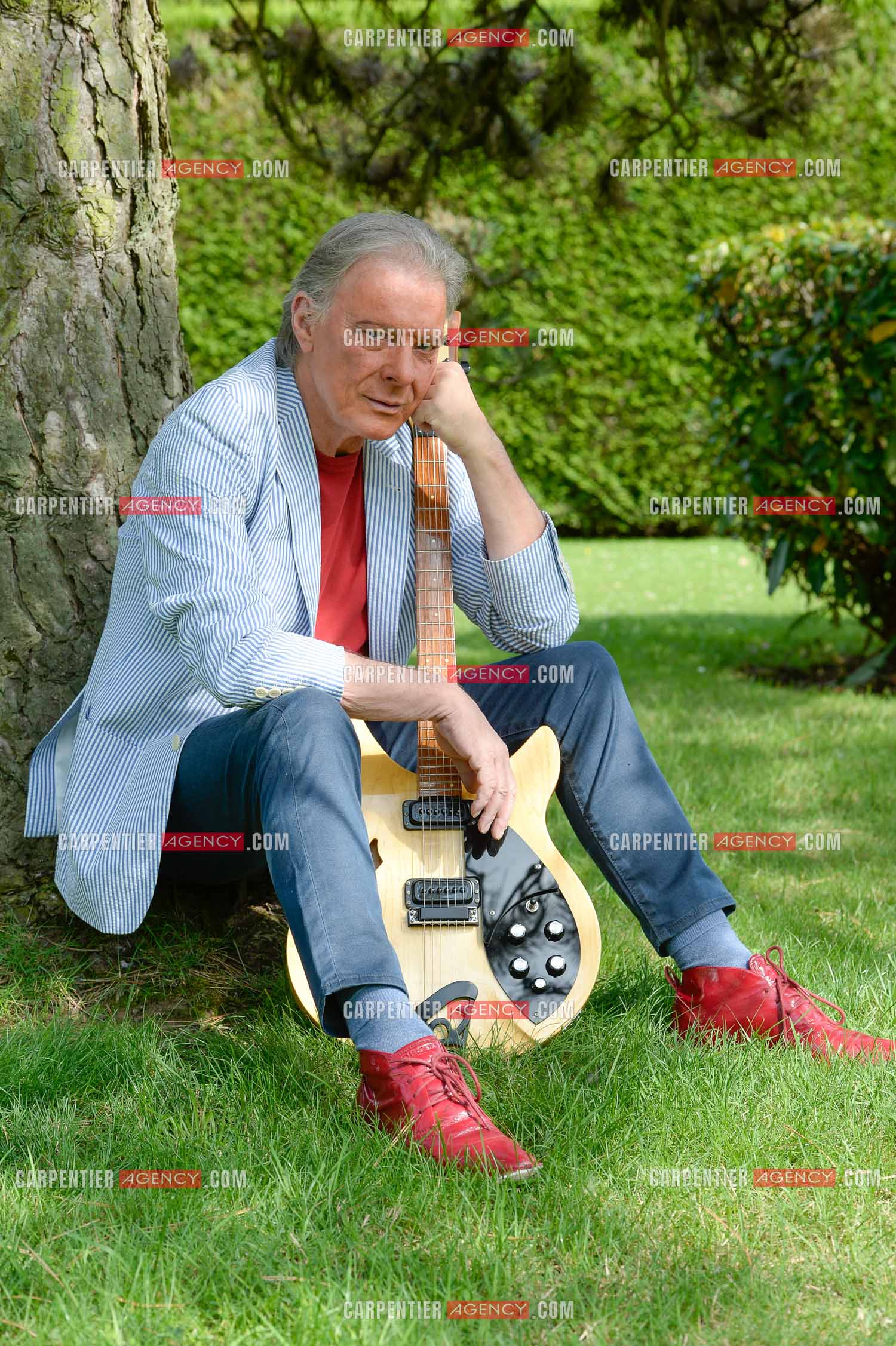 Le chanteur Herbert Léonard chez lui a Barbizon.    ( Exclusif )