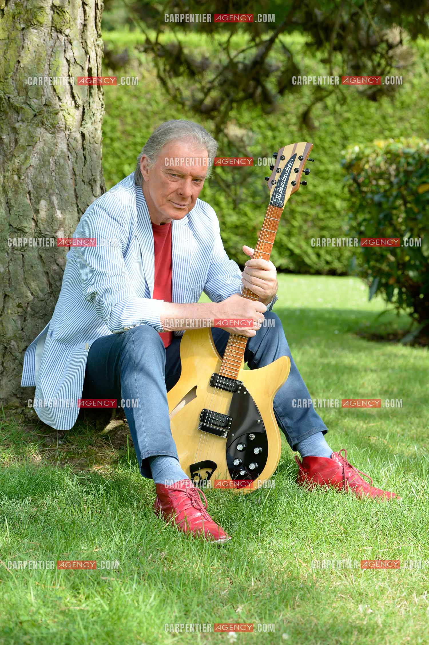 Le chanteur Herbert Léonard chez lui a Barbizon.    ( Exclusif )