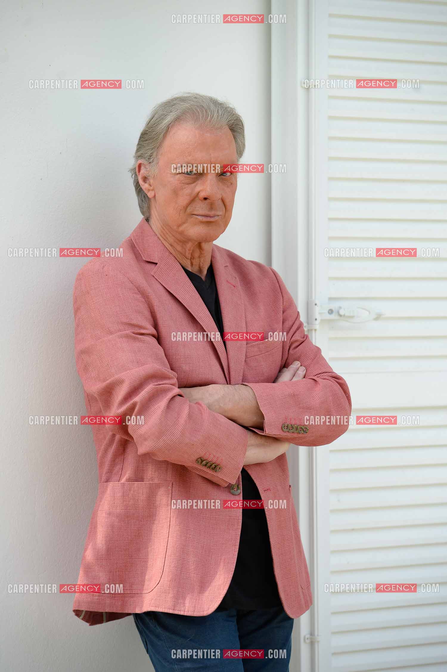 Le chanteur Herbert Léonard chez lui a Barbizon.    ( Exclusif )