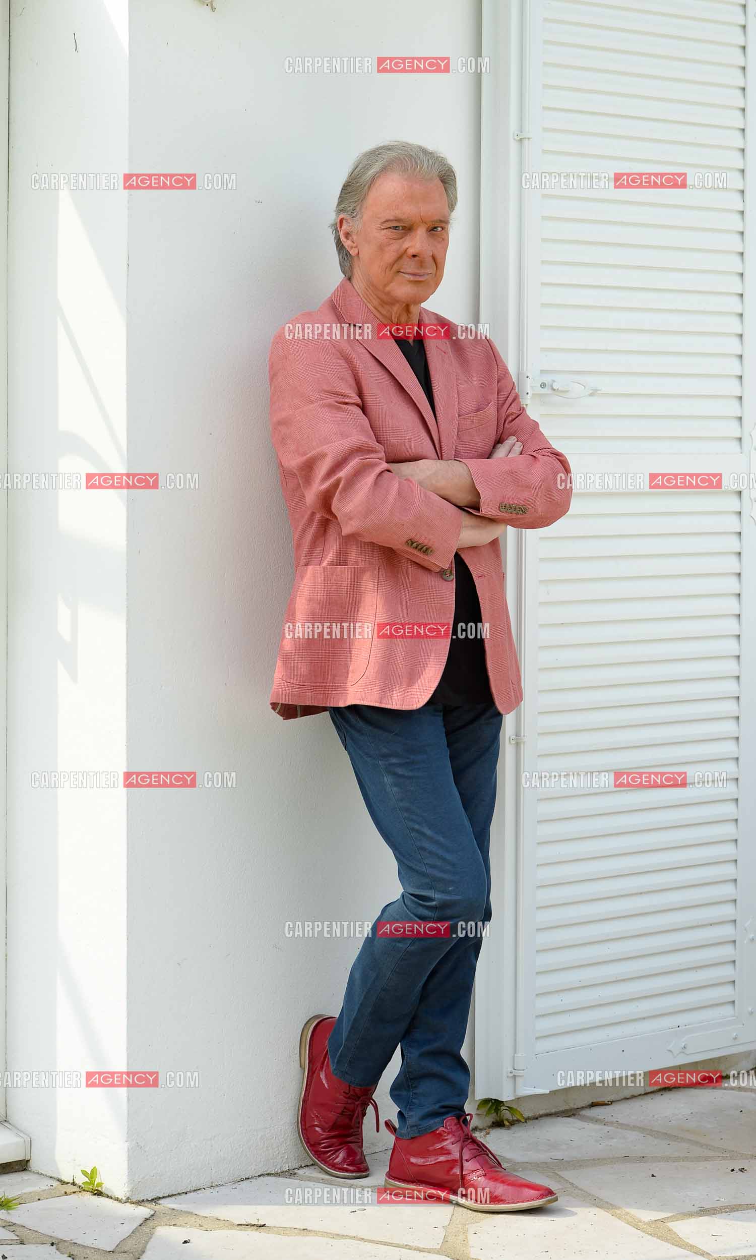 Le chanteur Herbert Léonard chez lui a Barbizon.    ( Exclusif )