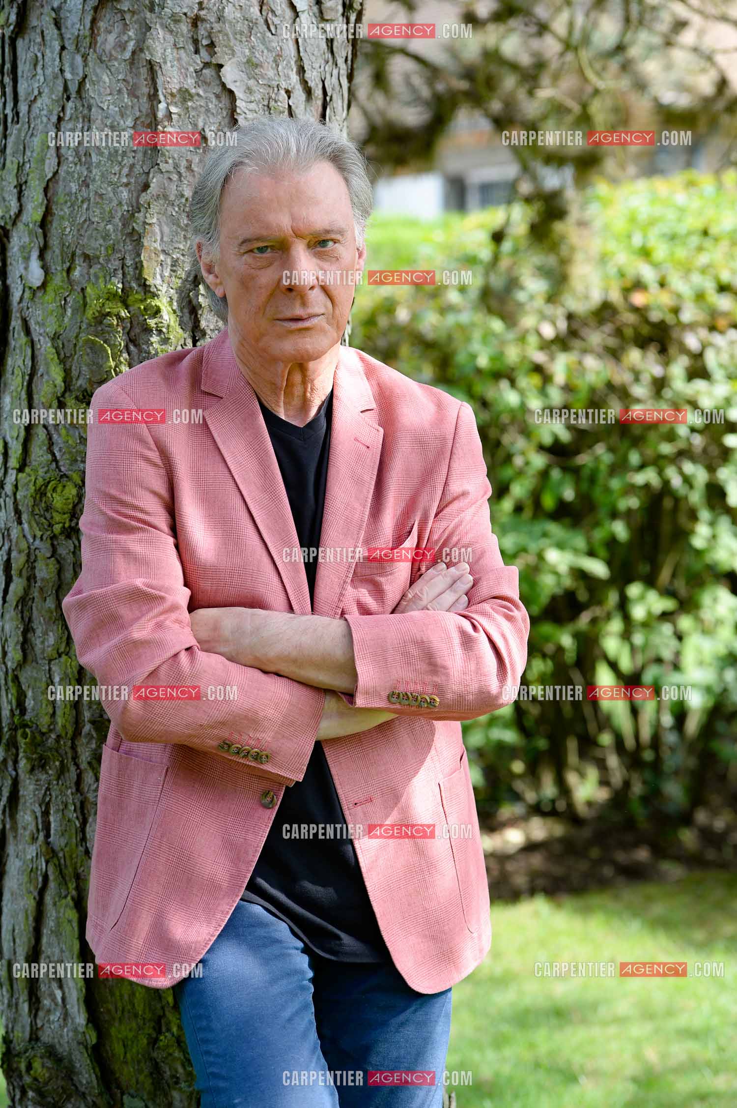 Le chanteur Herbert Léonard chez lui a Barbizon.    ( Exclusif )