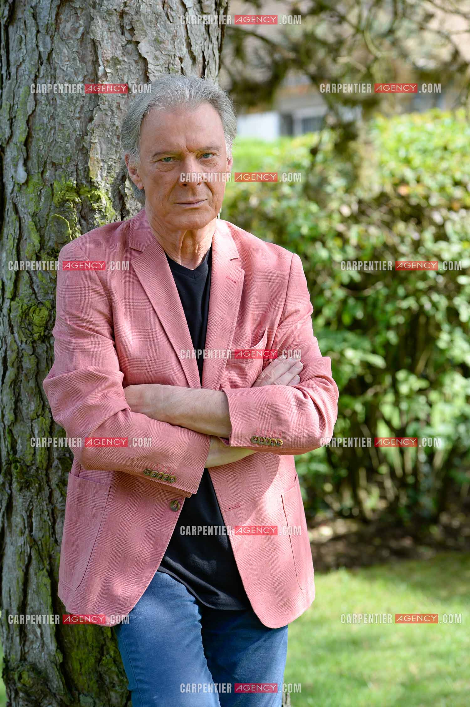 Le chanteur Herbert Léonard chez lui a Barbizon.    ( Exclusif )