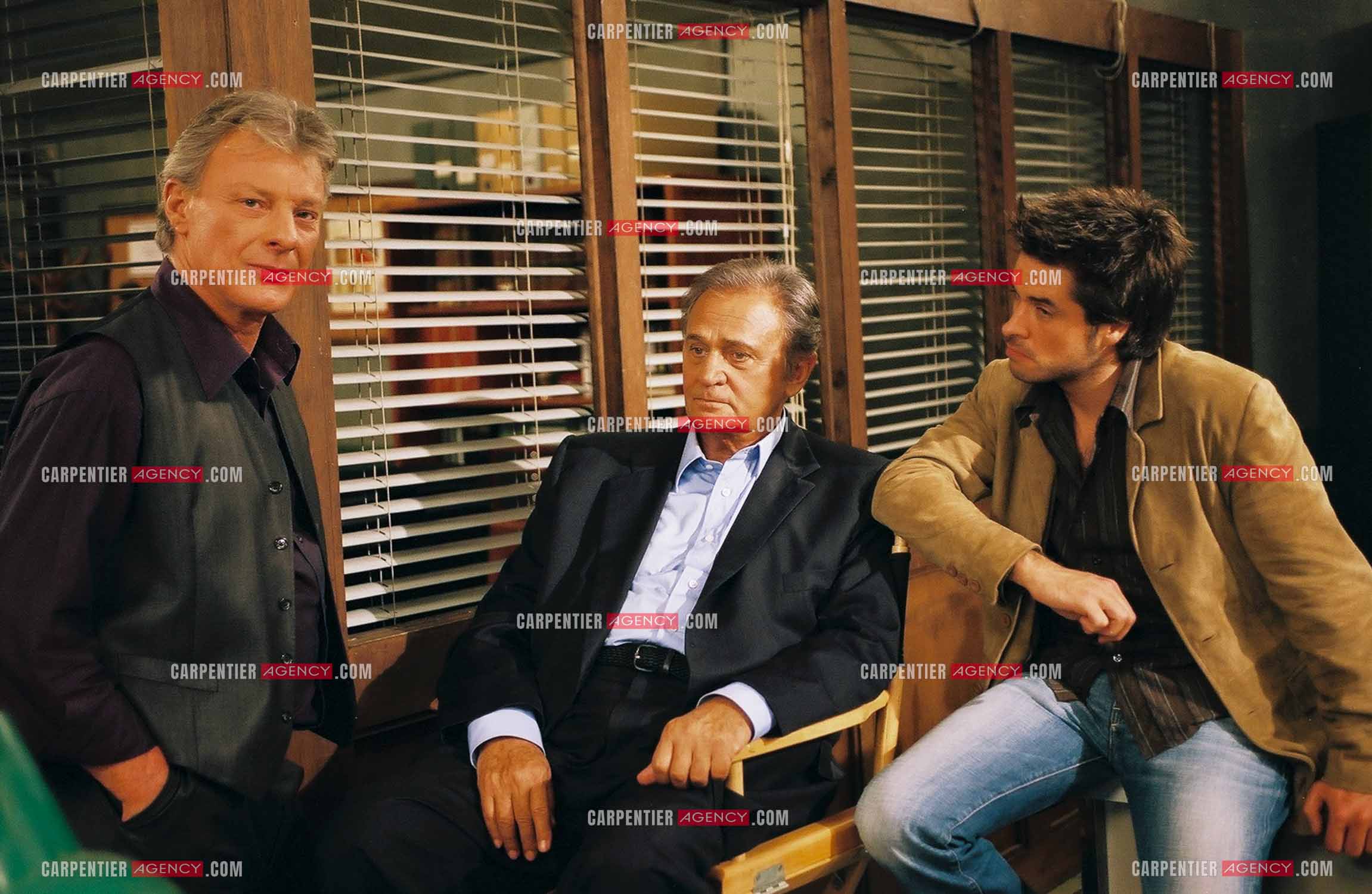 Le chanteur Herbert Léonard lors du tournage d'un épisode de la série Navarro “La mort un dimanche“ en 2006. Herbert Léonard, Roger Hanin et Anthony Dupray.    ( Exclusif )