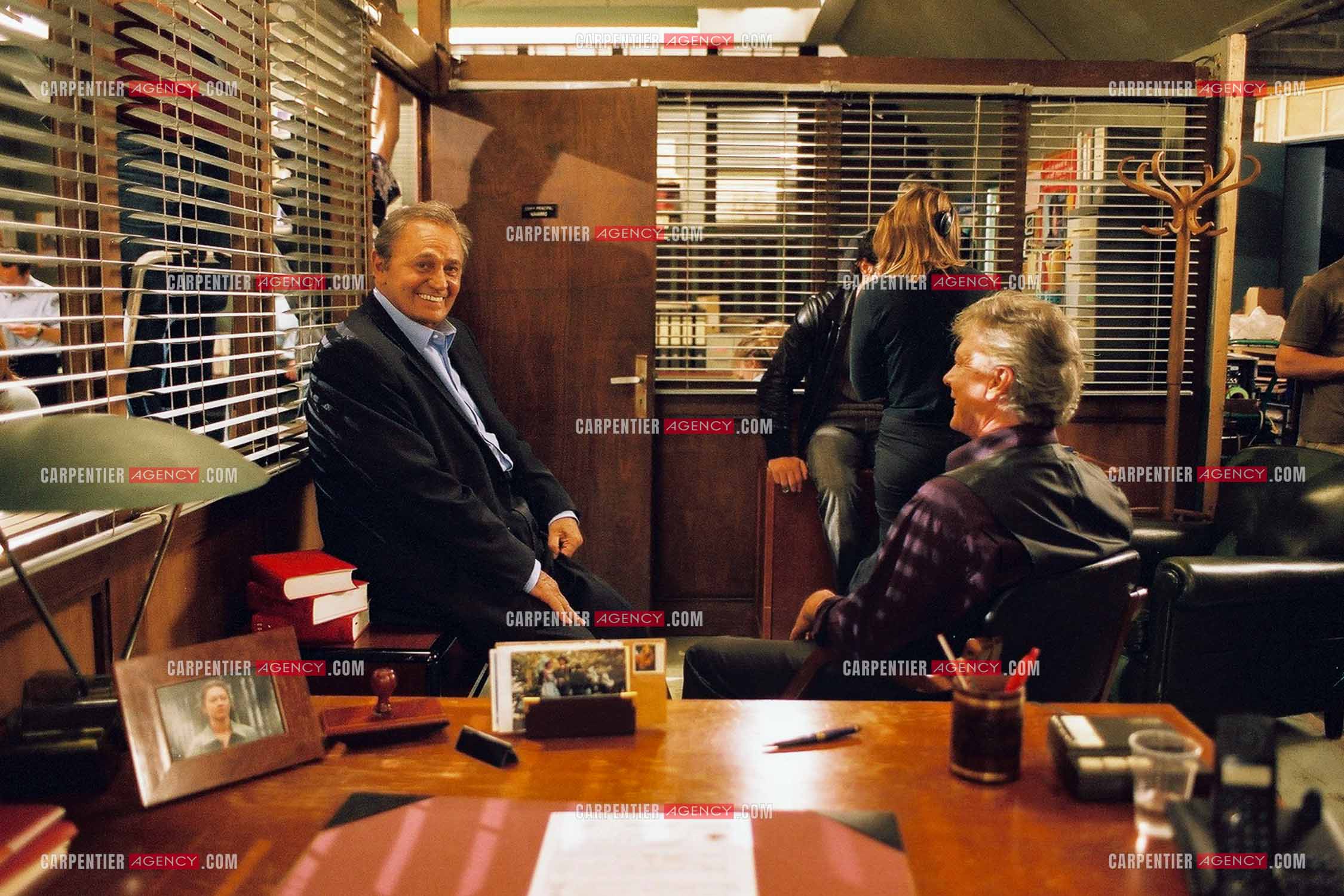 Le chanteur Herbert Léonard lors du tournage d'un épisode de la série Navarro “La mort un dimanche“ en 2006. Herbert Léonard et Roger Hanin.    ( Exclusif )