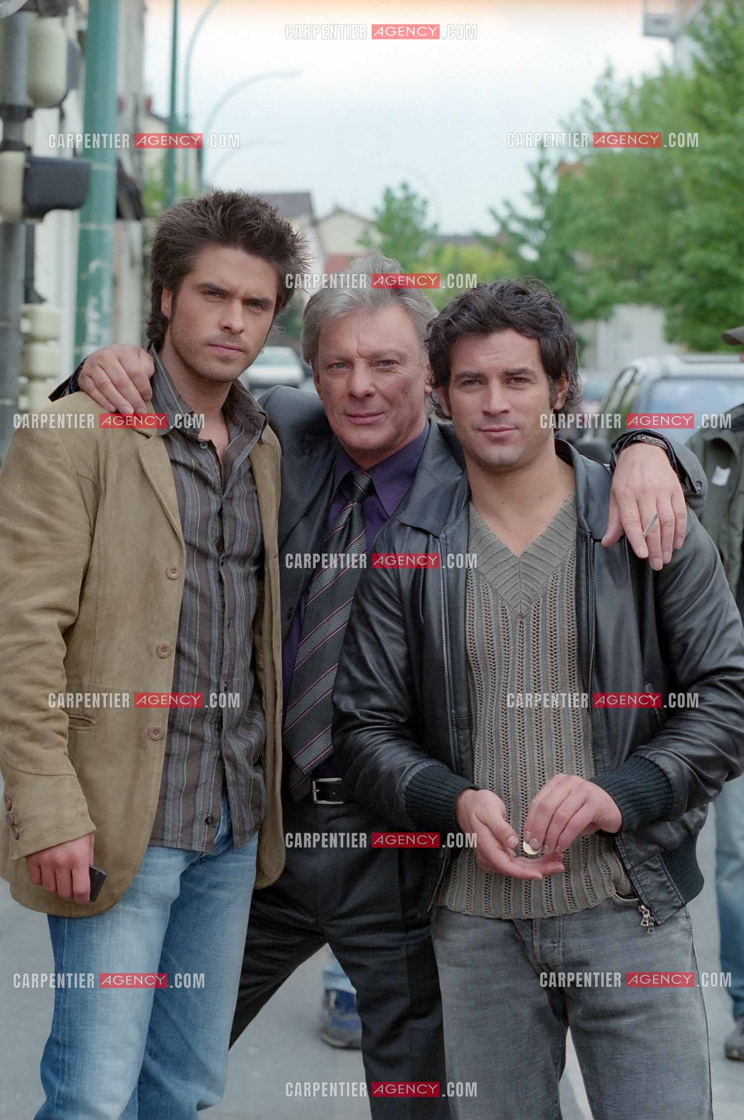Le chanteur Herbert Léonard lors du tournage d'un épisode de la série Navarro “La mort un dimanche“ en 2006. Anthony Dupray, Herbert Léonard et Filip Nikolic.    ( Exclusif )
