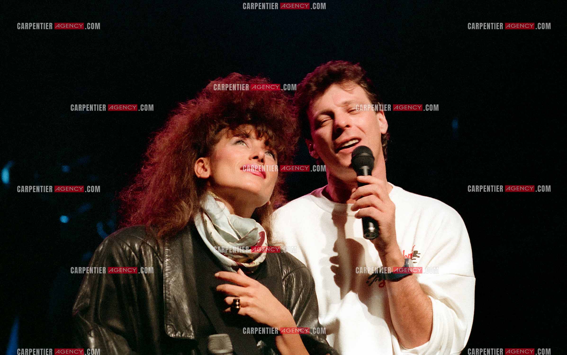 Le chanteur Herbert Léonard et la chanteuse Julie Pietri lors des répétitions à l'Olympia pour leurs duo " Amoureux fou “ en 1987.   ( Exclusif )