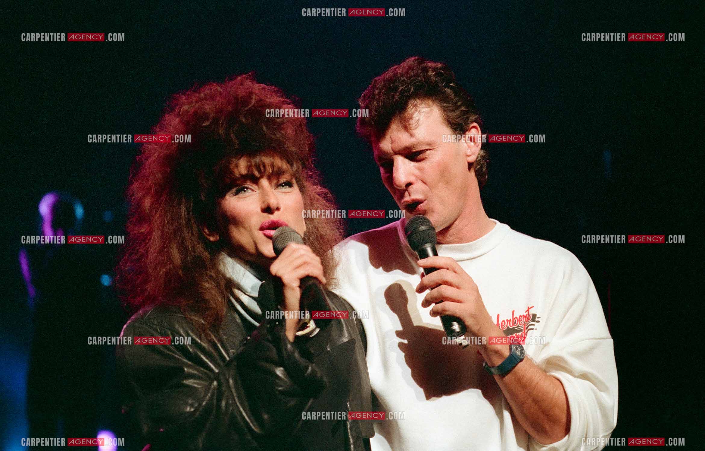 Le chanteur Herbert Léonard et la chanteuse Julie Pietri lors des répétitions à l'Olympia pour leurs duo " Amoureux fou “ en 1987.   ( Exclusif )