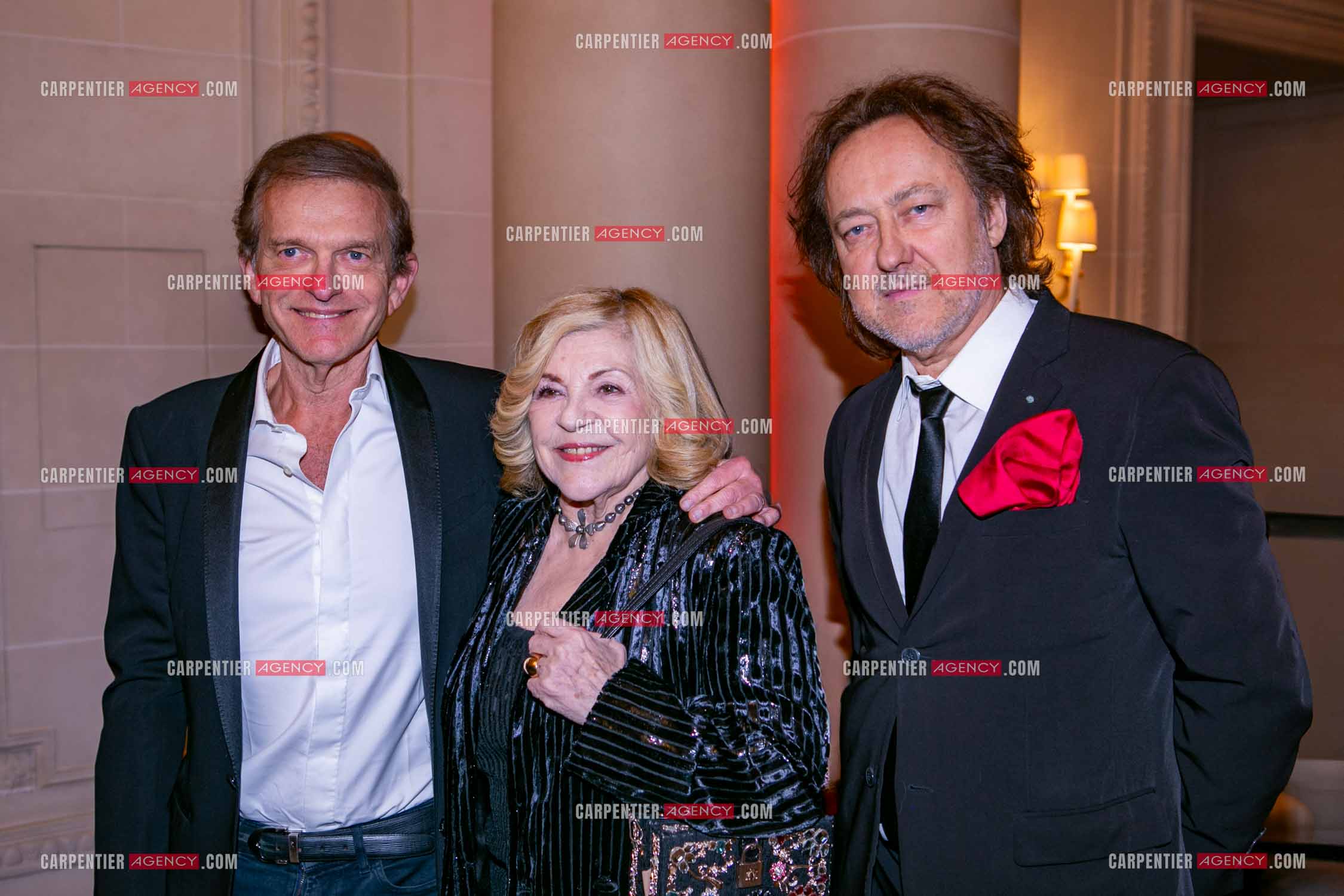Soirée de Gala des Stéthos d'Or 2025 à l'Hôtel George V à Paris le 24 Mars 2025.  Le docteur Frédéric Saldmann avec Nicoletta et son mari Jean-Cristophe Molinier.