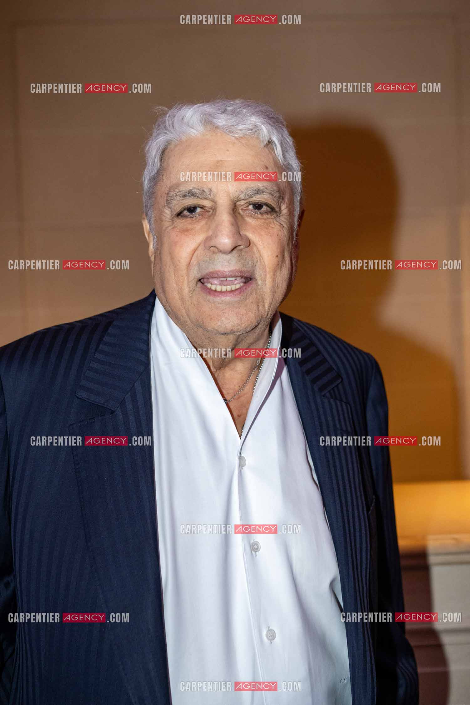 Soirée de Gala des Stéthos d'Or 2024 à l'Hôtel George V à Paris le 18 Mars 2024. Le chanteur Enrico Macias.