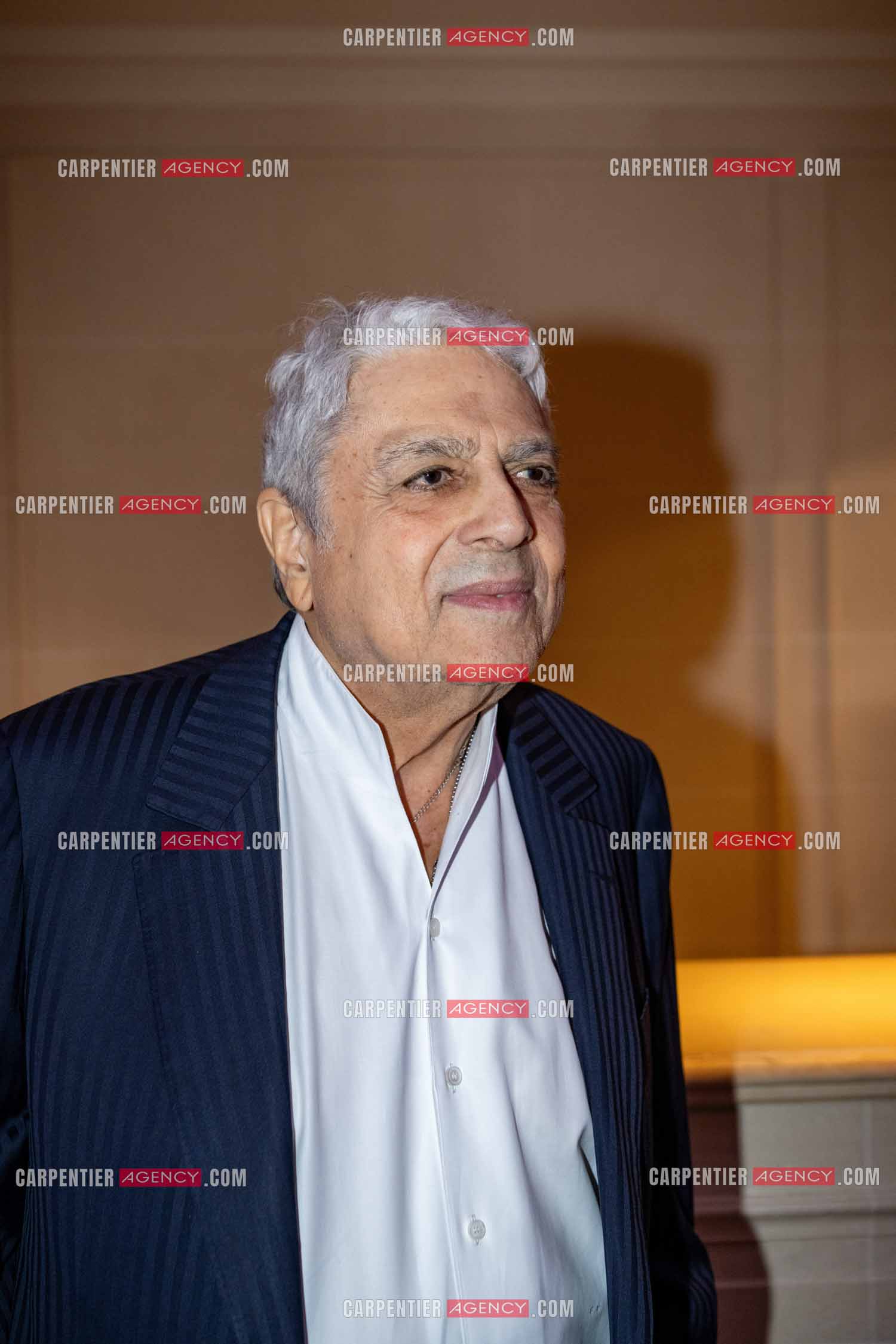 Soirée de Gala des Stéthos d'Or 2024 à l'Hôtel George V à Paris le 18 Mars 2024. Le chanteur Enrico Macias.