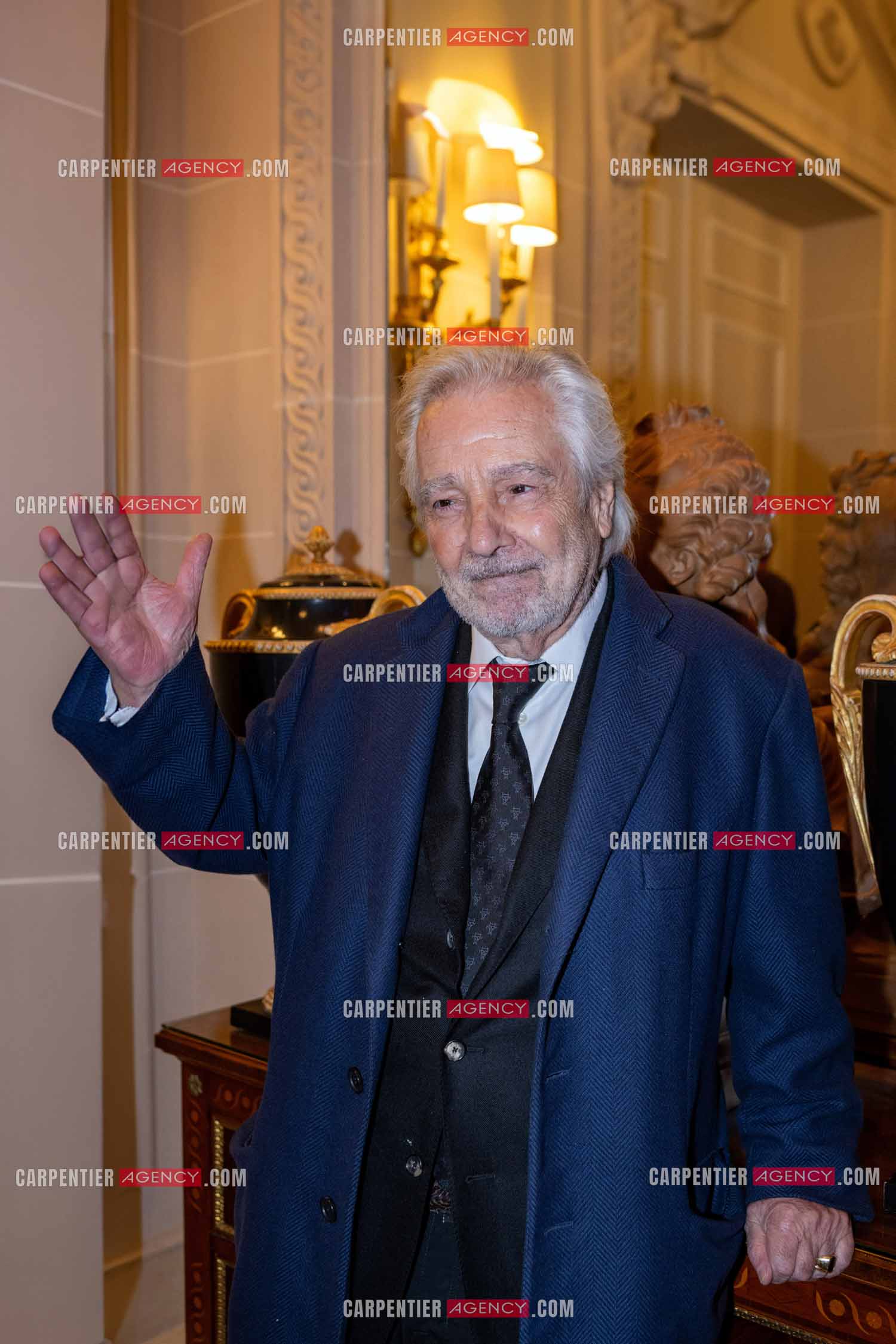 Soirée de Gala des Stéthos d'Or 2024 à l'Hôtel George V à Paris le 18 Mars 2024. L'acteur Pierre Arditi.