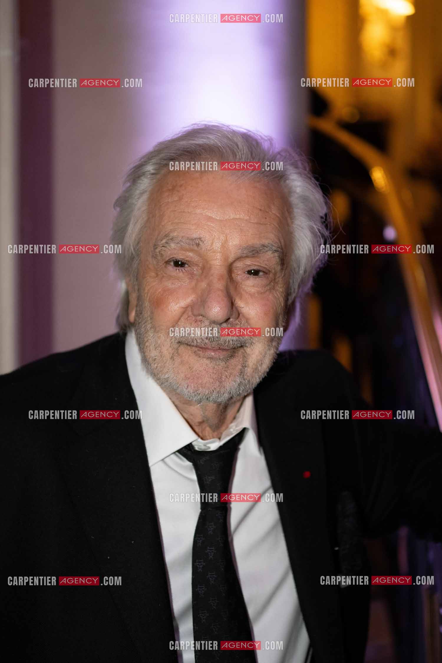 Soirée de Gala des Stéthos d'Or 2024 à l'Hôtel George V à Paris le 18 Mars 2024. L'acteur Pierre Arditi.