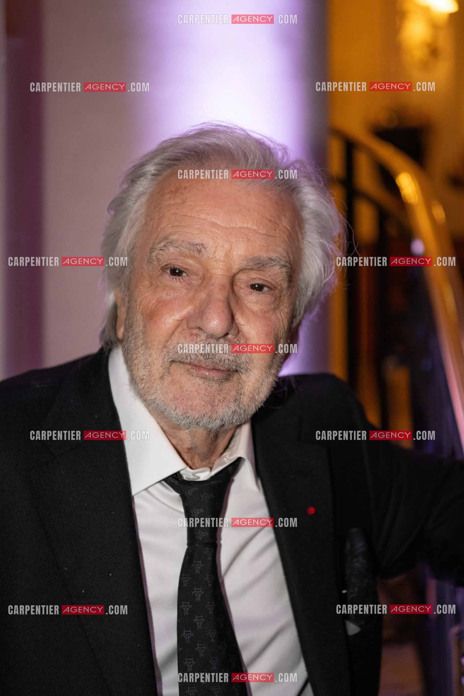 Soirée de Gala des Stéthos d'Or 2024 à l'Hôtel George V à Paris le 18 Mars 2024. L'acteur Pierre Arditi.
