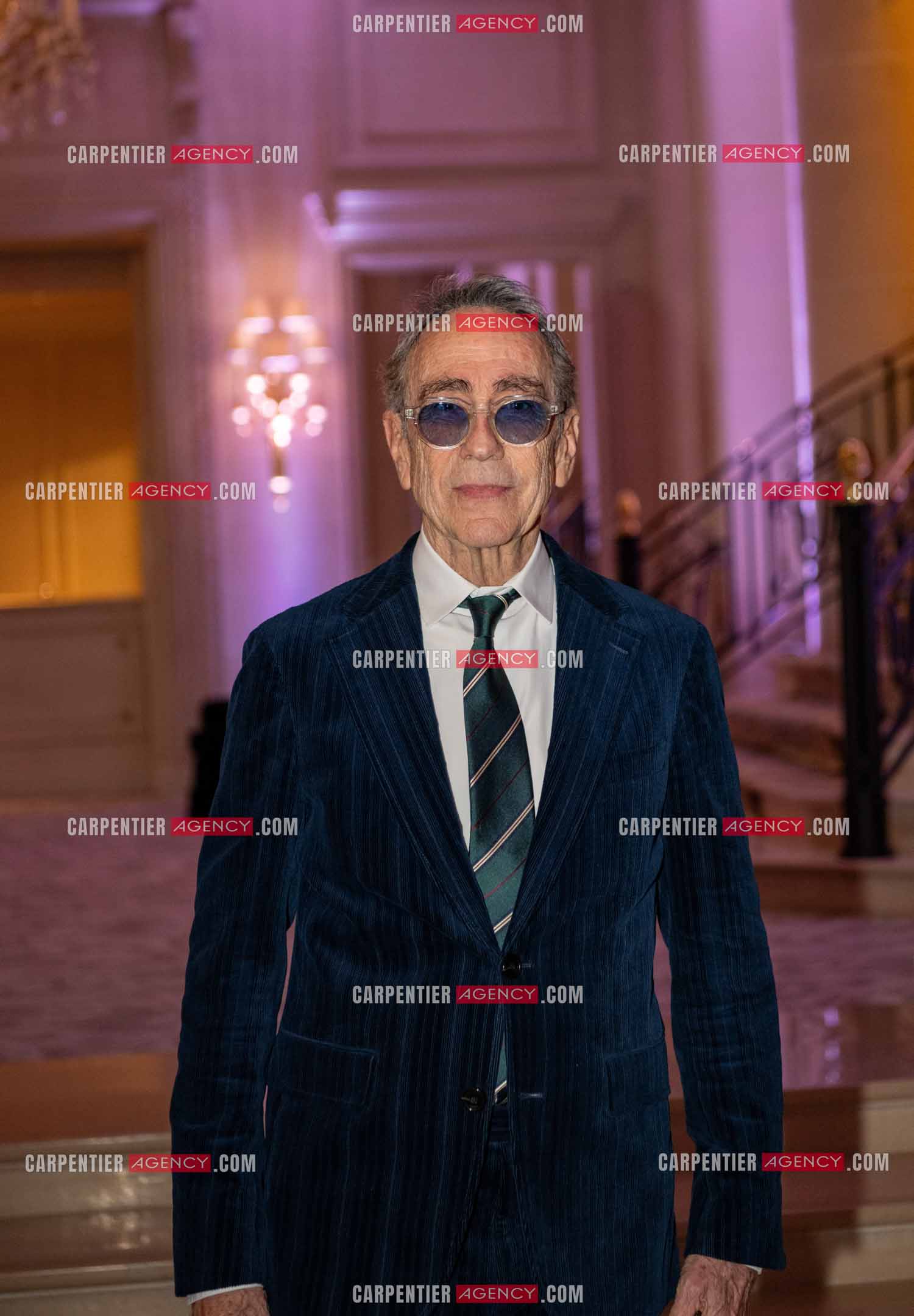 Soirée de Gala des Stéthos d'Or 2024 à l'Hôtel George V à Paris le 18 Mars 2024. Le chanteur Alain Chamfort.