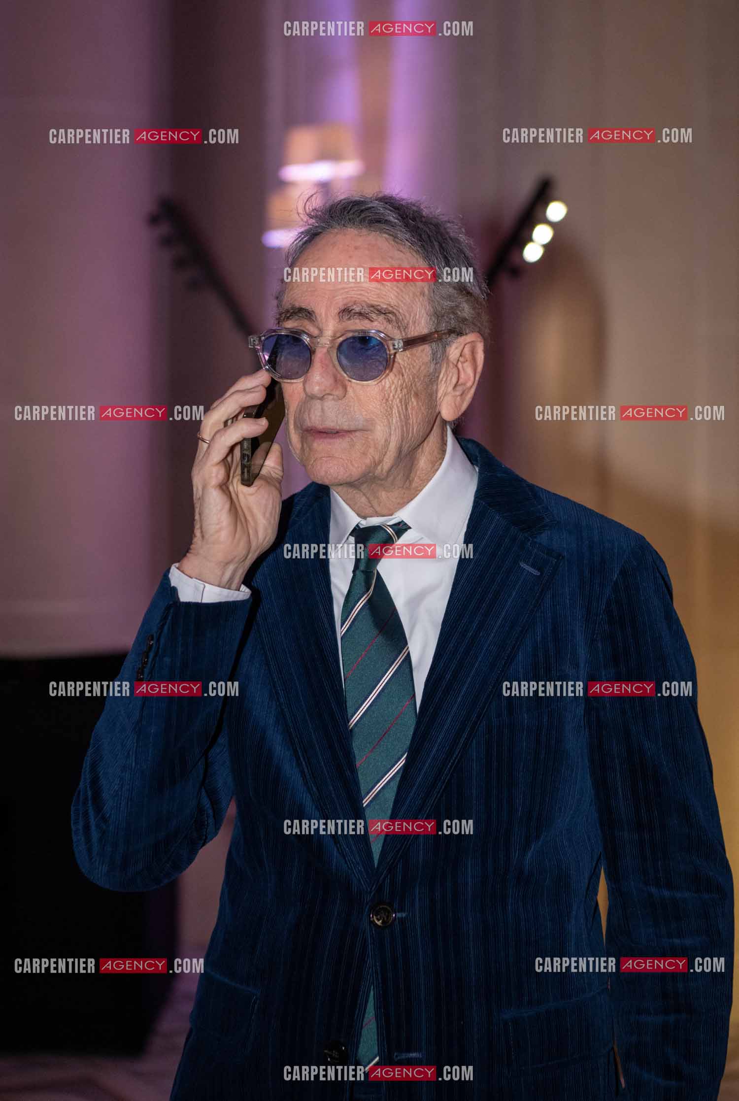 Soirée de Gala des Stéthos d'Or 2024 à l'Hôtel George V à Paris le 18 Mars 2024. Le chanteur Alain Chamfort.