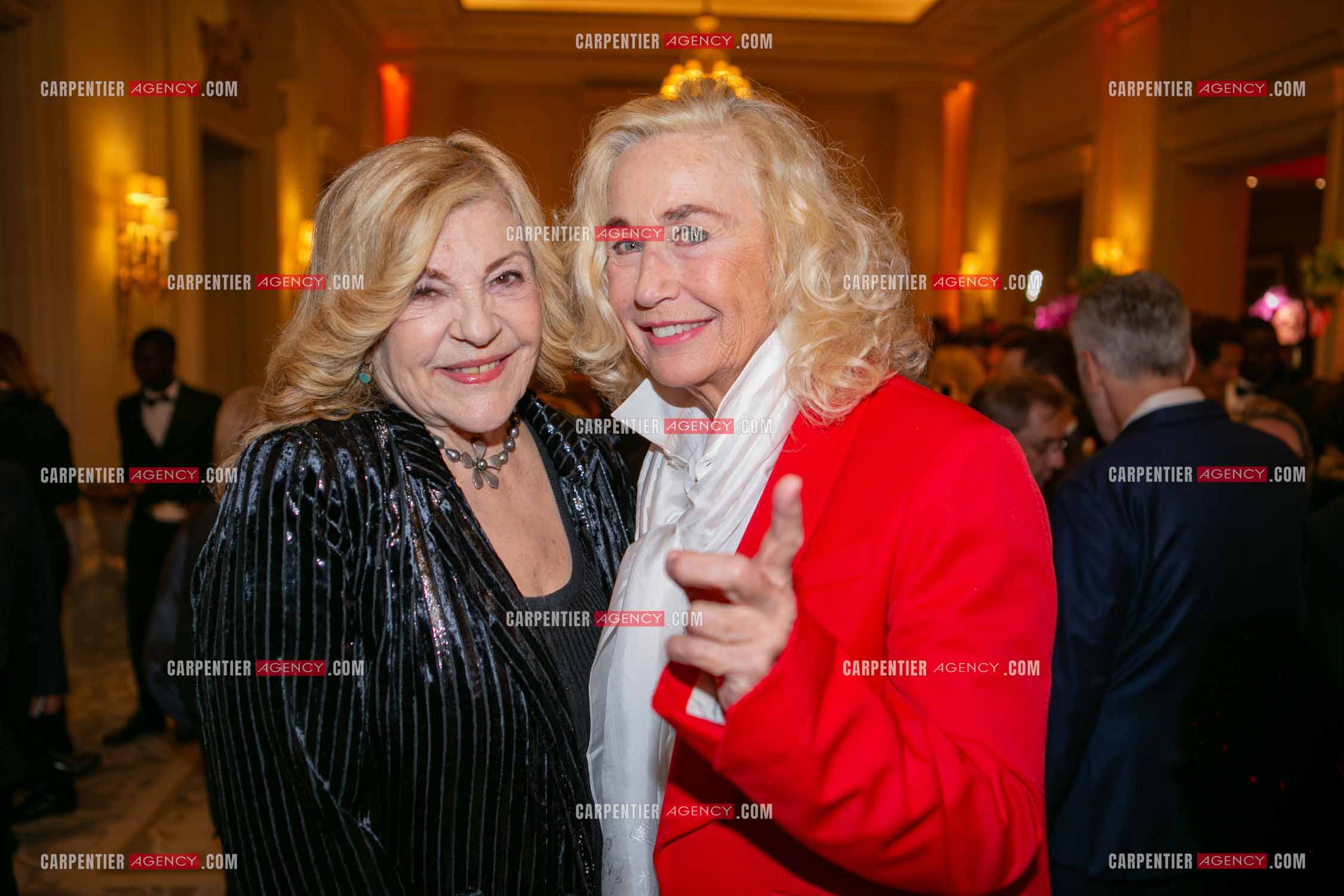Soirée de Gala des Stéthos d'Or 2025 à l'Hôtel George V à Paris le 24 Mars 2025. La chanteuse Nicoletta et l'actrice Brigitte Fossey.