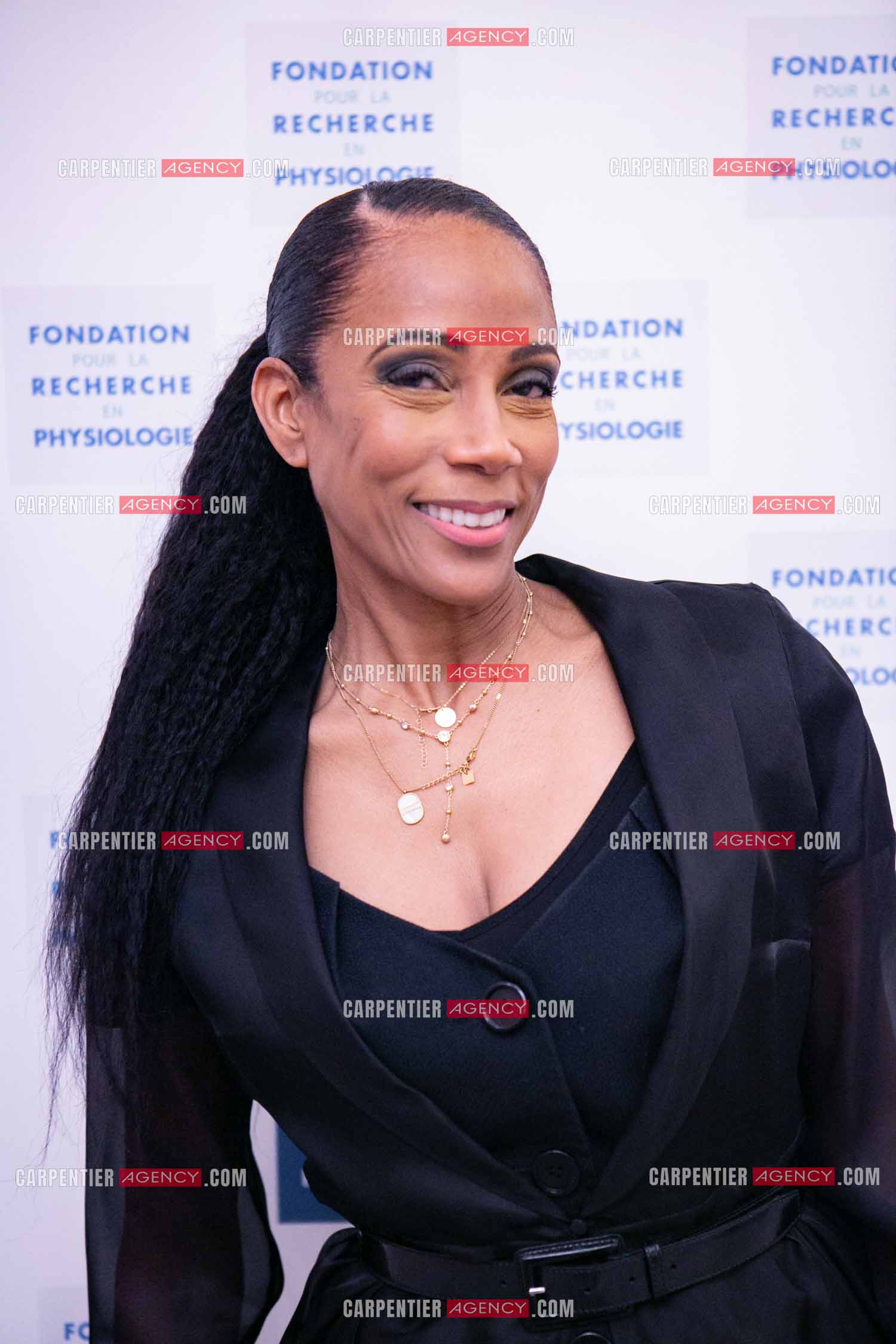 Soirée de Gala des Stéthos d'Or 2025 à l'Hôtel George V à Paris le 24 Mars 2025. L'animatrice Christine Kelly.